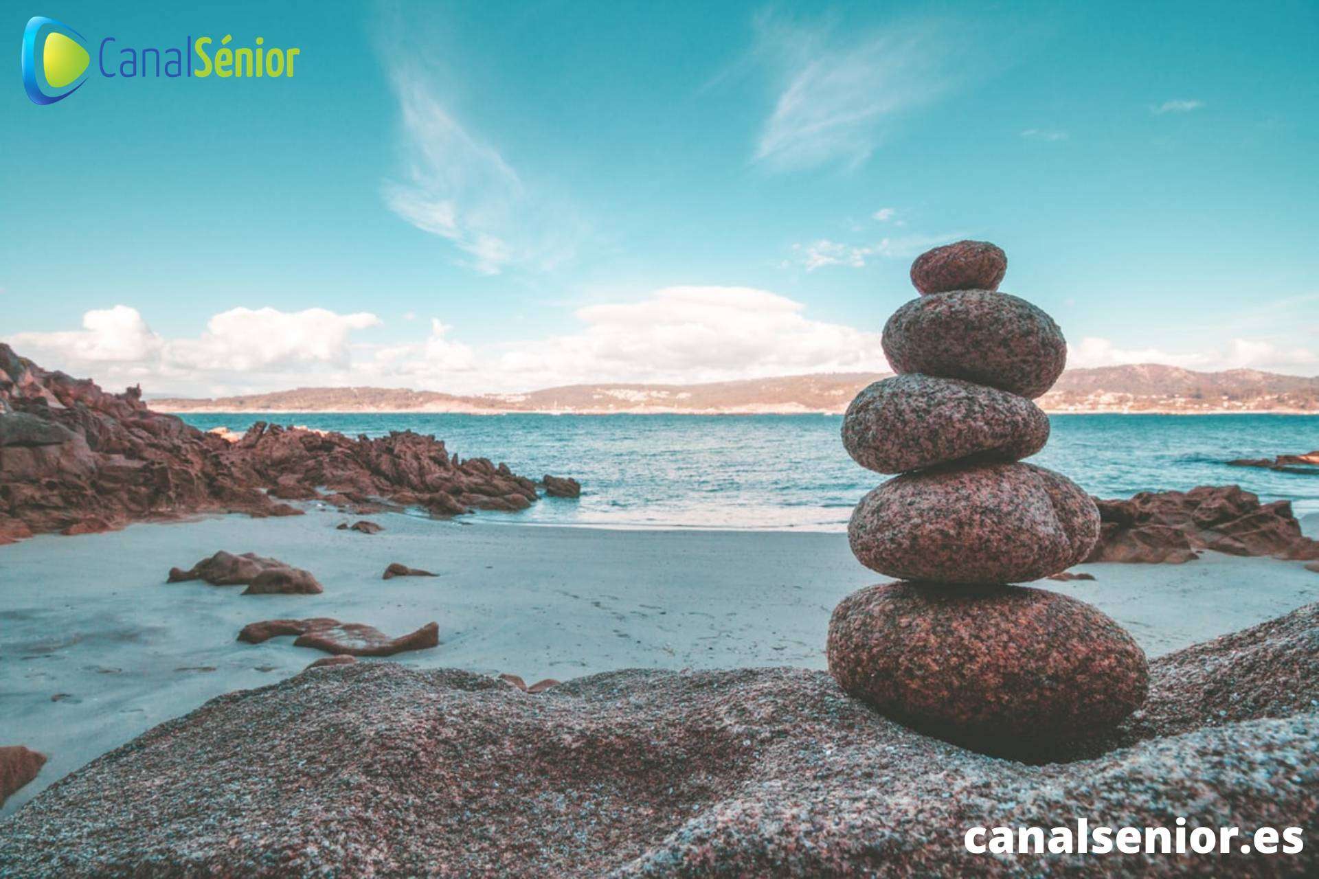 Envejecer con plenitud con el curso de mindfulness y yoga de Canal Sénior