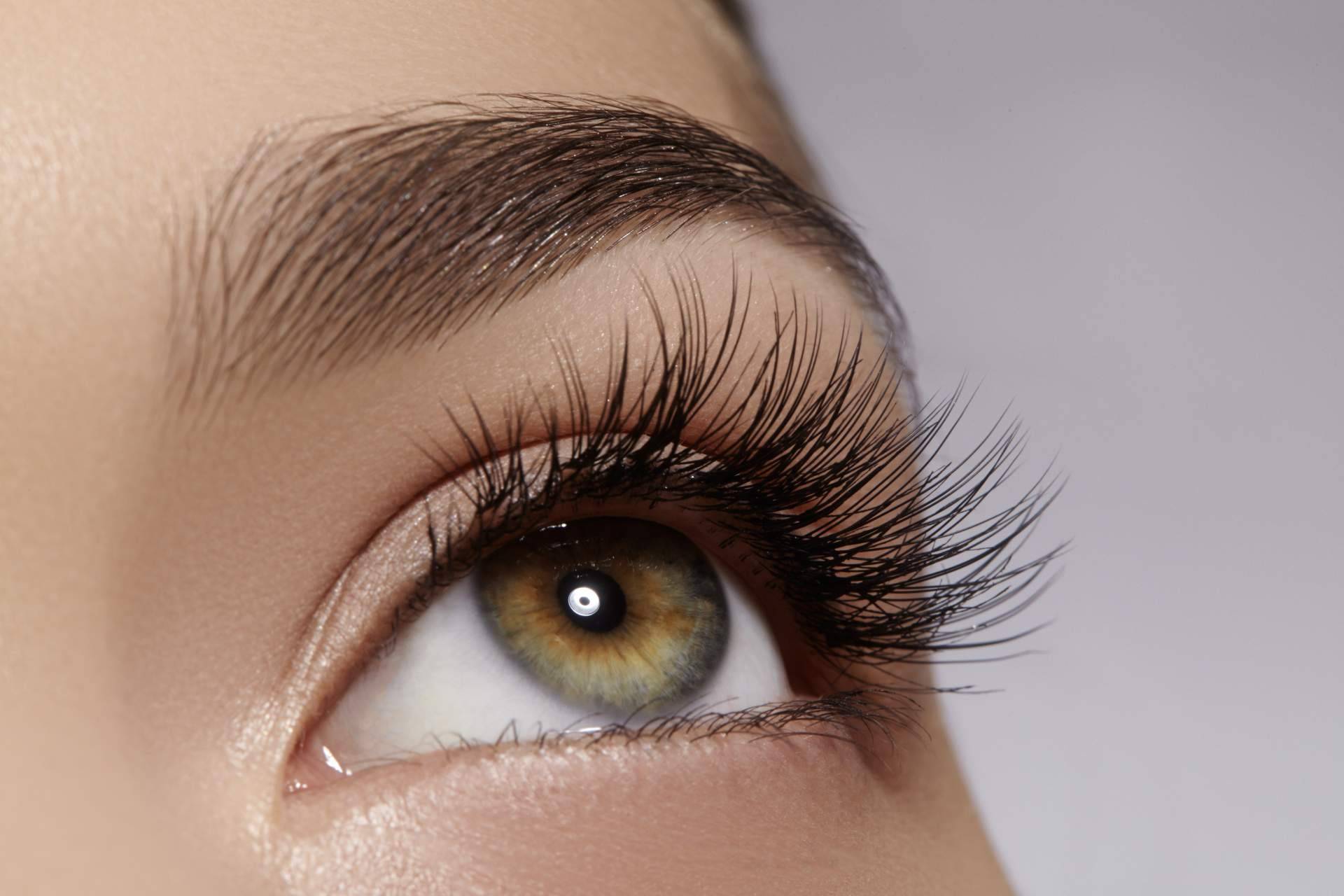 El producto que garantiza unas pestañas largas y naturales es Wuti Eyelash