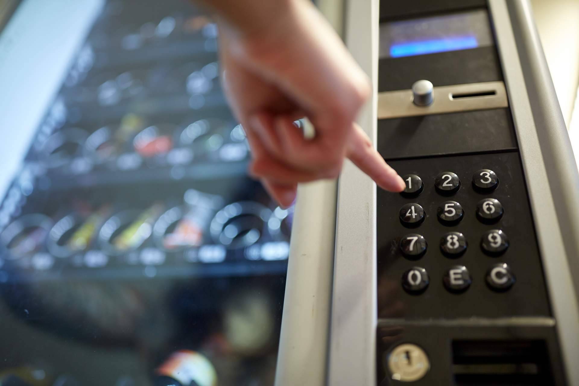 Las nuevas máquinas sostenibles de vending de C&B Señor