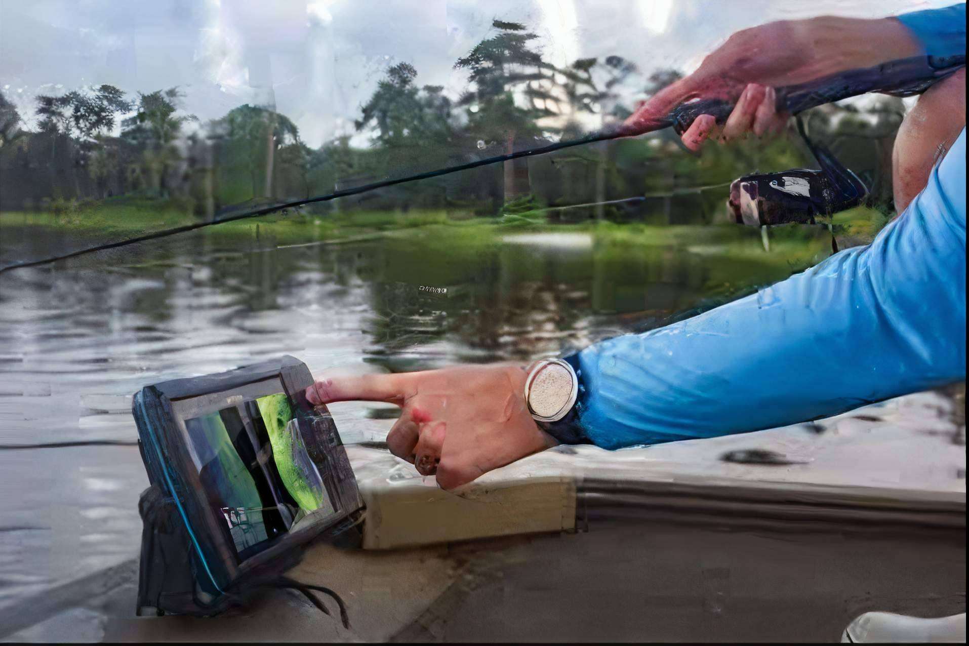 Equiposnauticos.com ofrece sondas de pesca GPS Striker Vivid