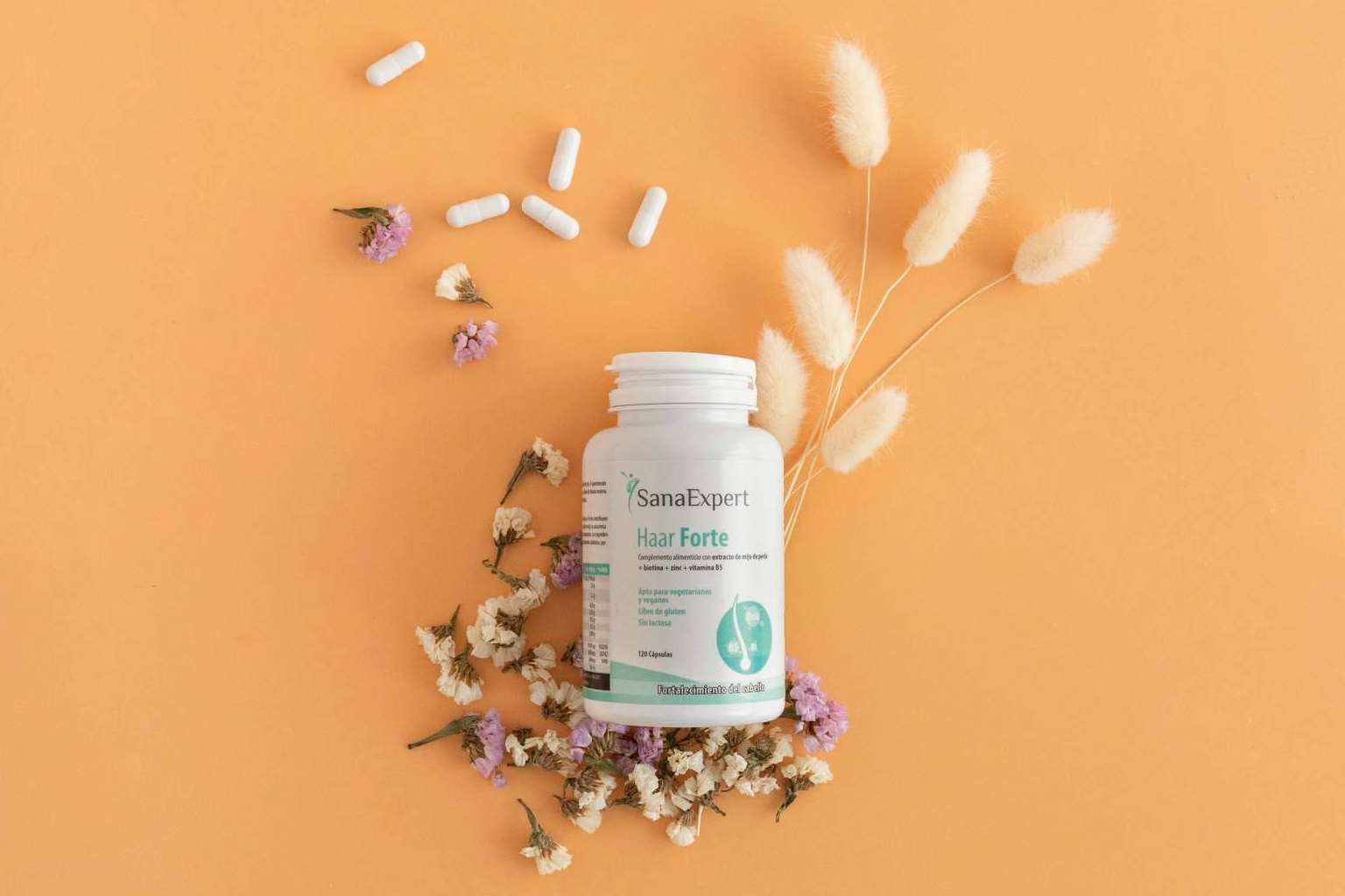 SanaExpert ayuda a contrarrestar la caída del pelo y fortalecerlo con su complemento alimenticio natural Haar Forte
