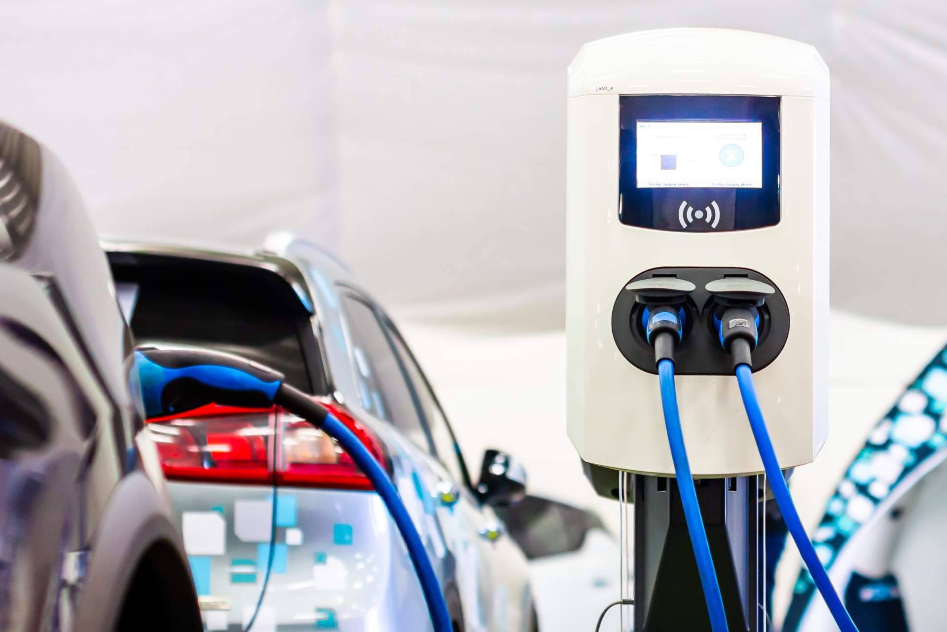 SF Motor dispone de coches híbridos enchufables como el Opel Grandland