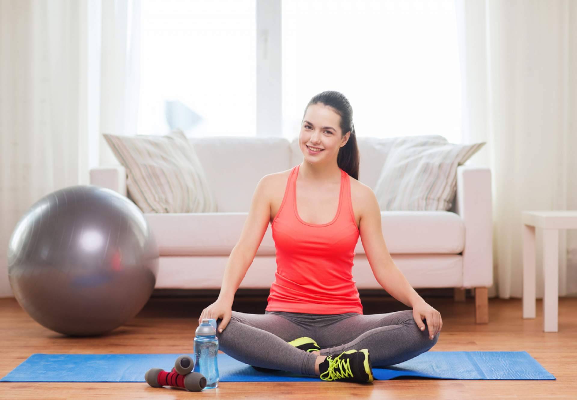 Ejercitar el cuerpo con diferentes estilos de baile para estar en forma desde casa