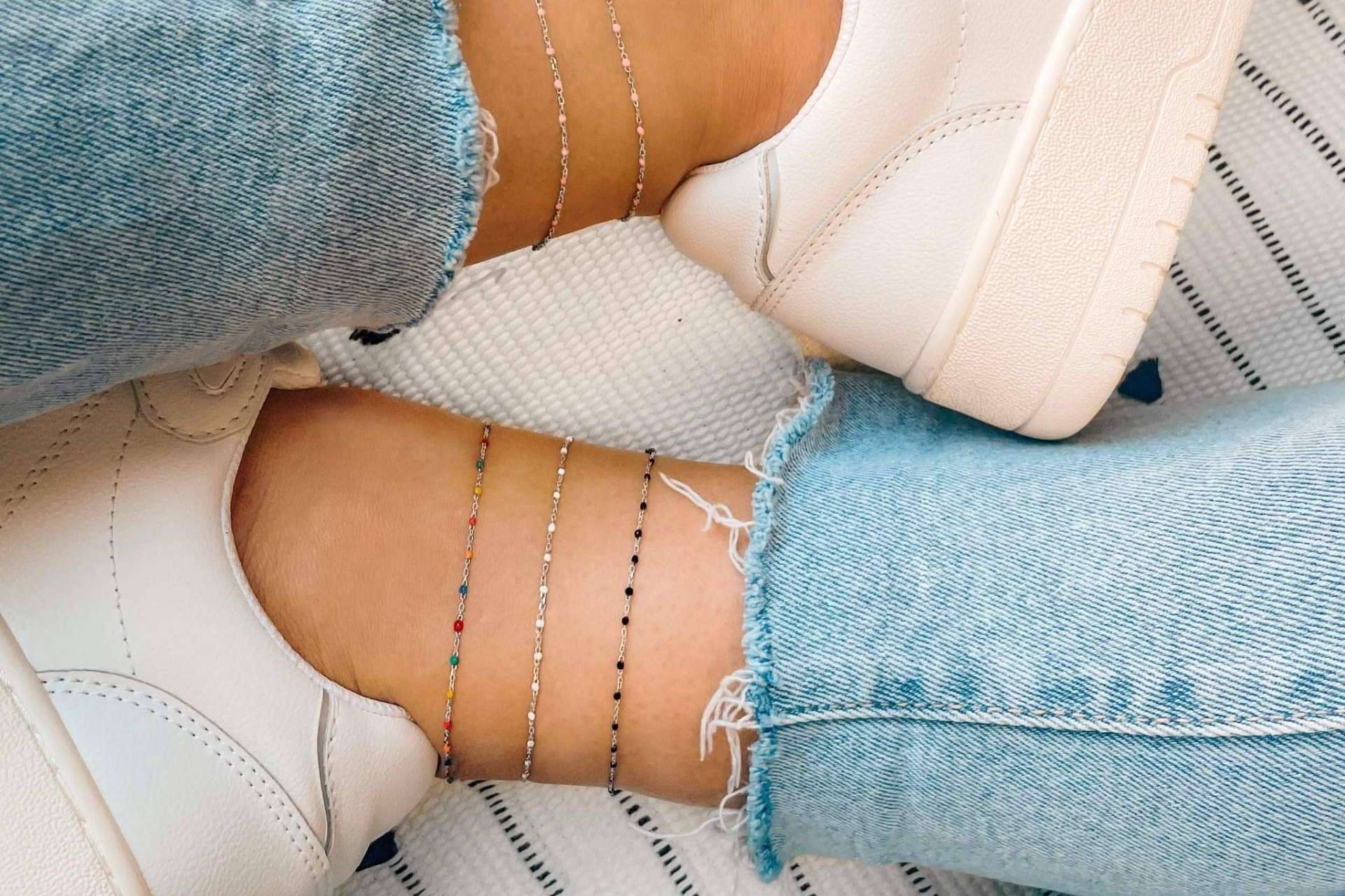Tobilleras, una joya imprescindible en el look de este verano