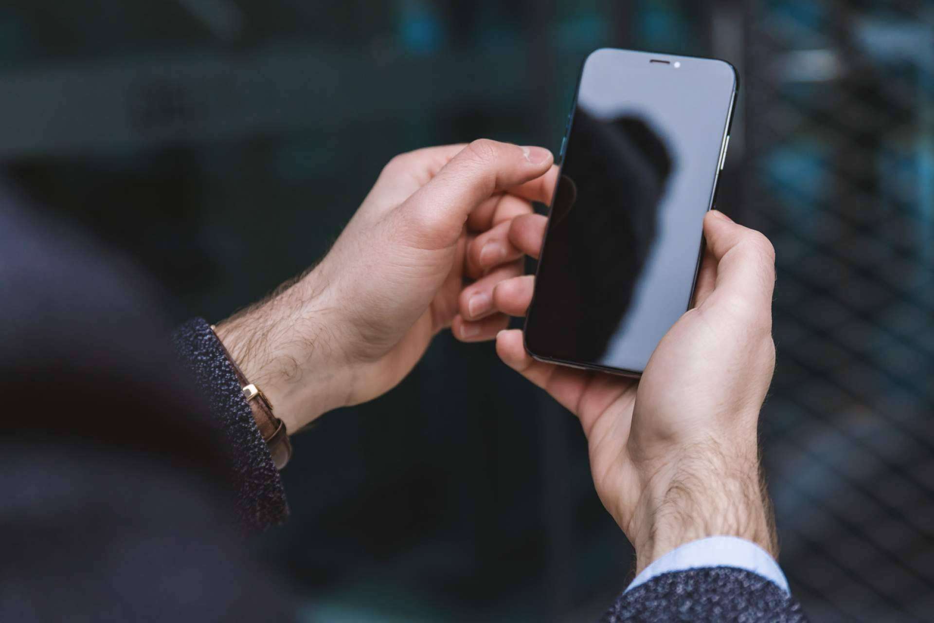 Perito Legal presenta la función de un perito informático WhastApp