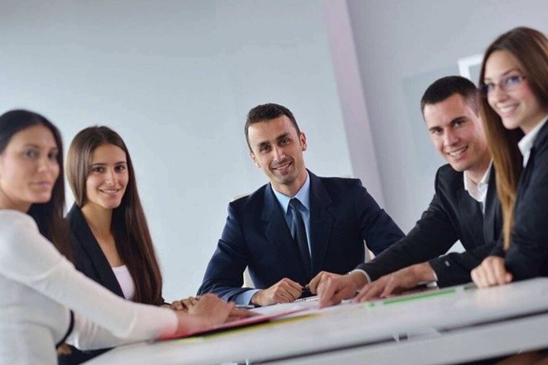 Cerrar visitas comerciales de alta calidad con clientes potenciales de la mano de CustomerTop