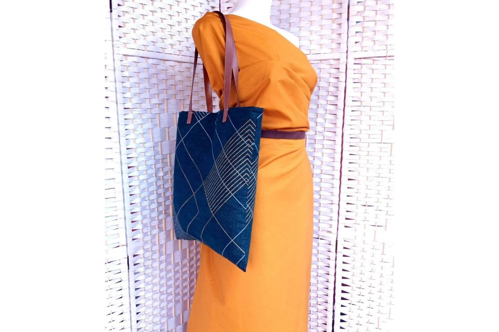 Diseños originales y exclusivos de tote bags para marcar la diferencia, de la mano de Inirt Atelier