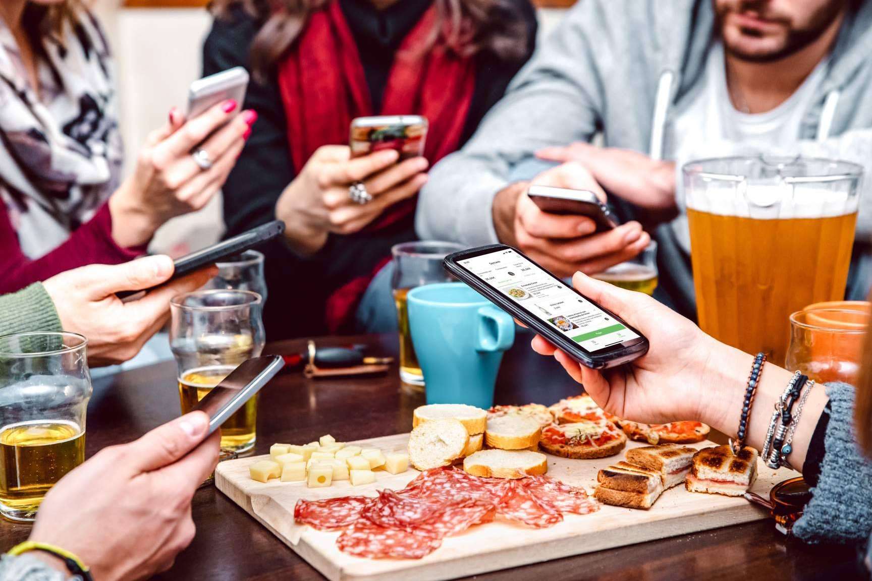 ¿Cuáles son las ventajas de una carta digital con Order In que permite pedir y pagar desde el móvil?