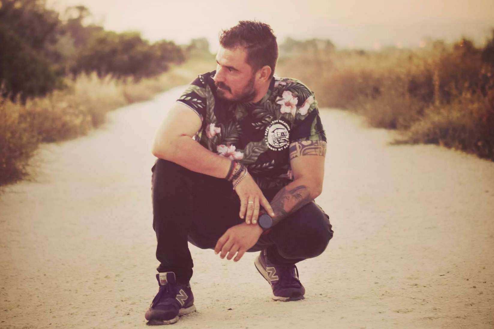 Contratar DJ y productor Paco Gómez para amenizar eventos y celebraciones