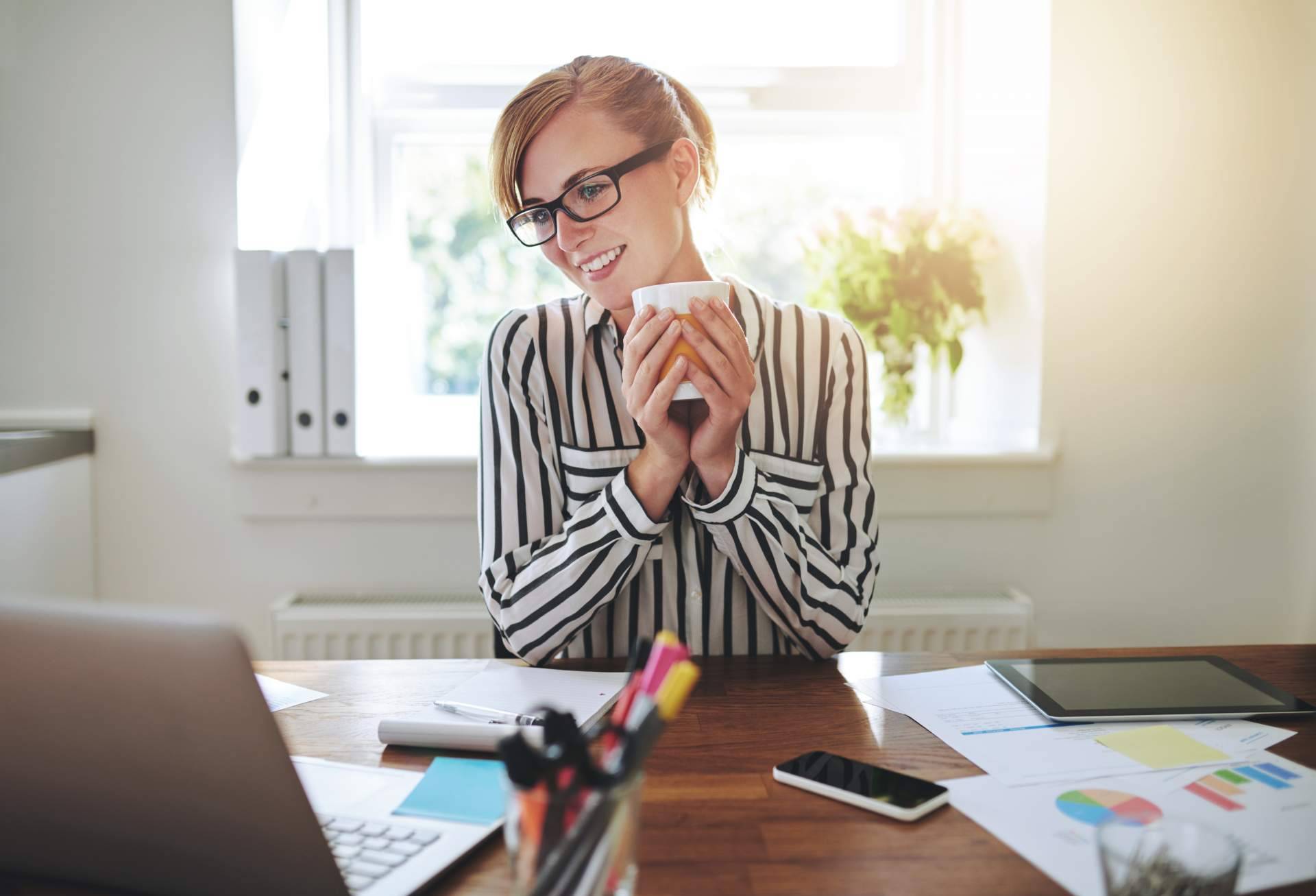 ¿Por qué es importante mantener actualizados y conservar los datos de clientes y empleados?