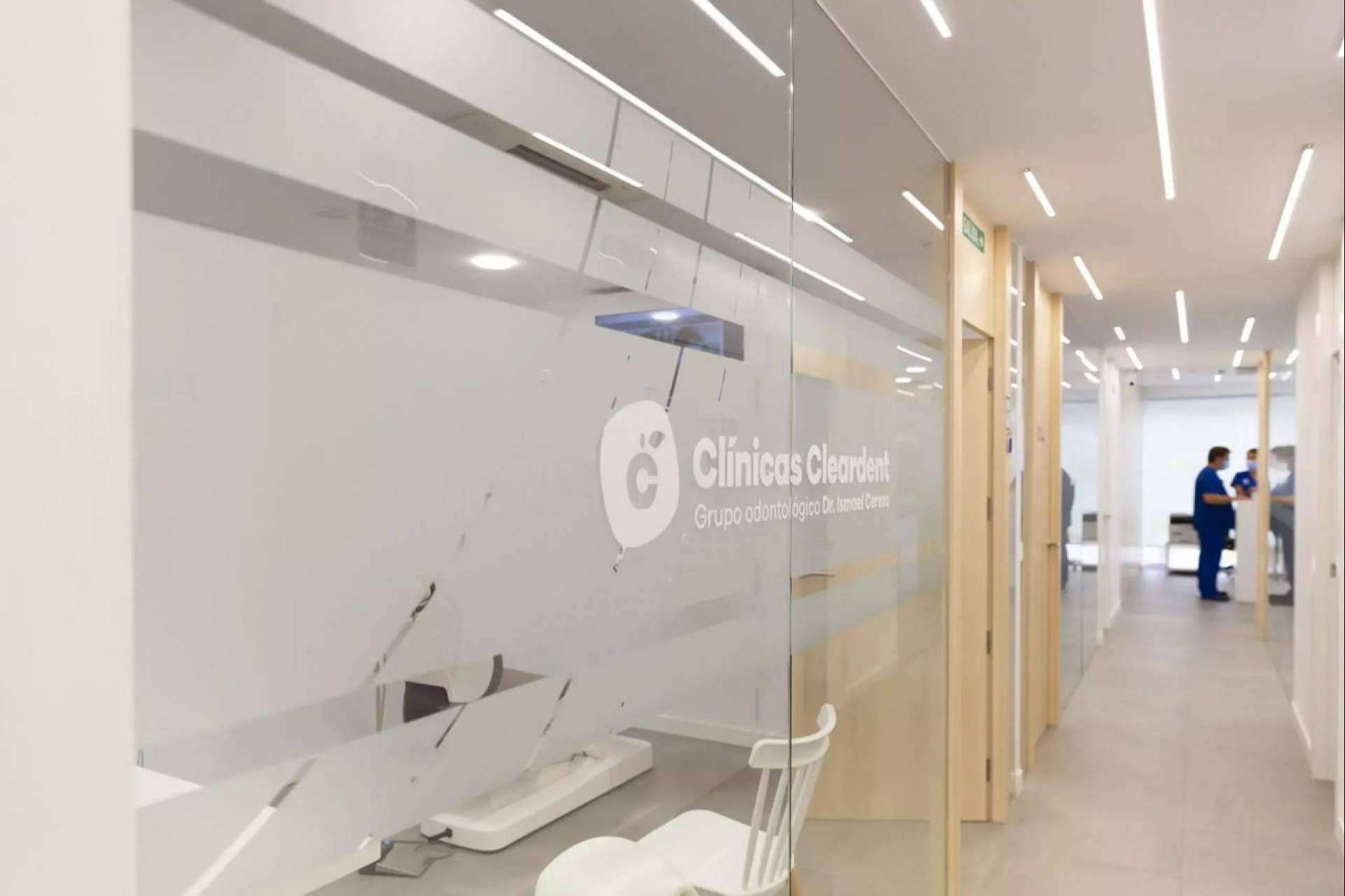 ¿En qué consiste la colocación de implantes dentales?, por Cleardent