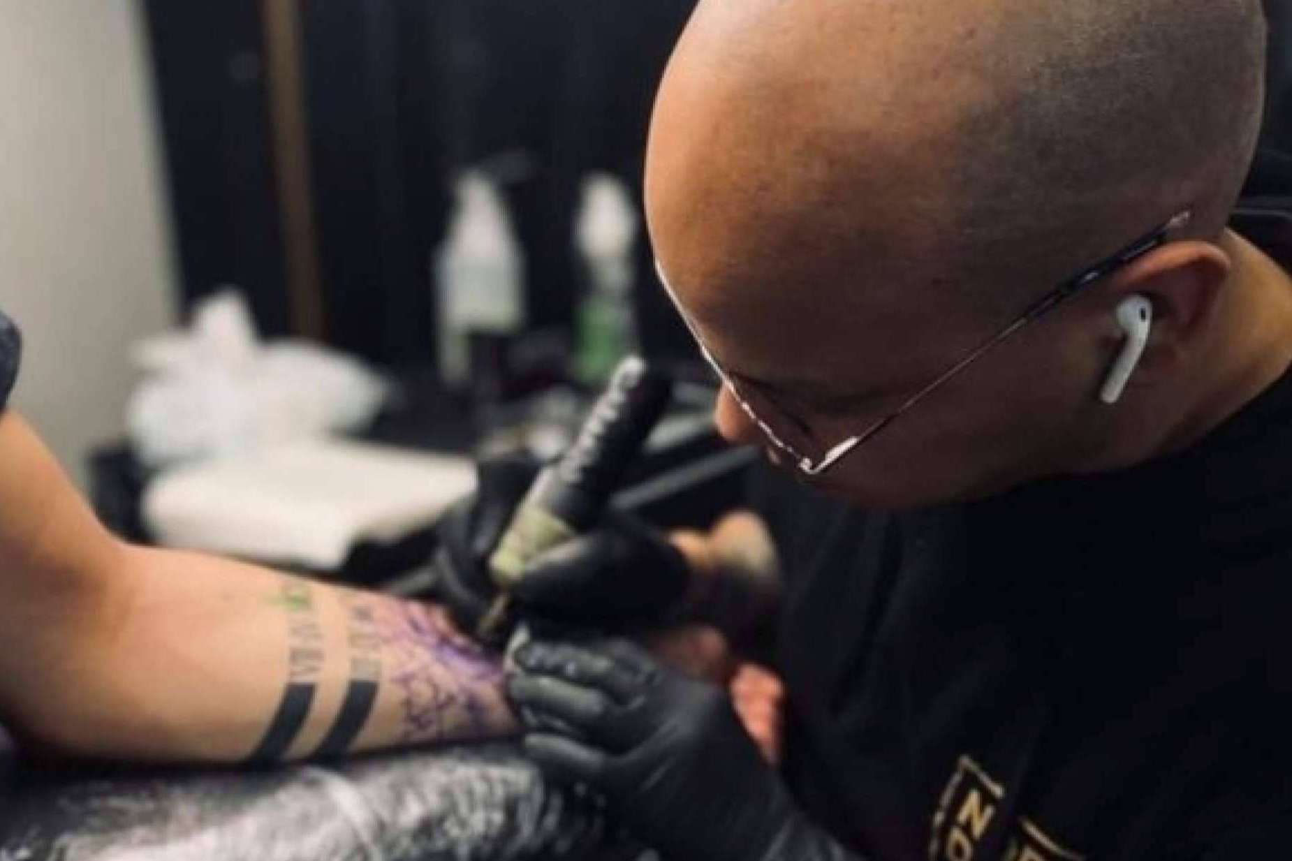 Los tatuajes realistas que realiza Víctor Piedrahita