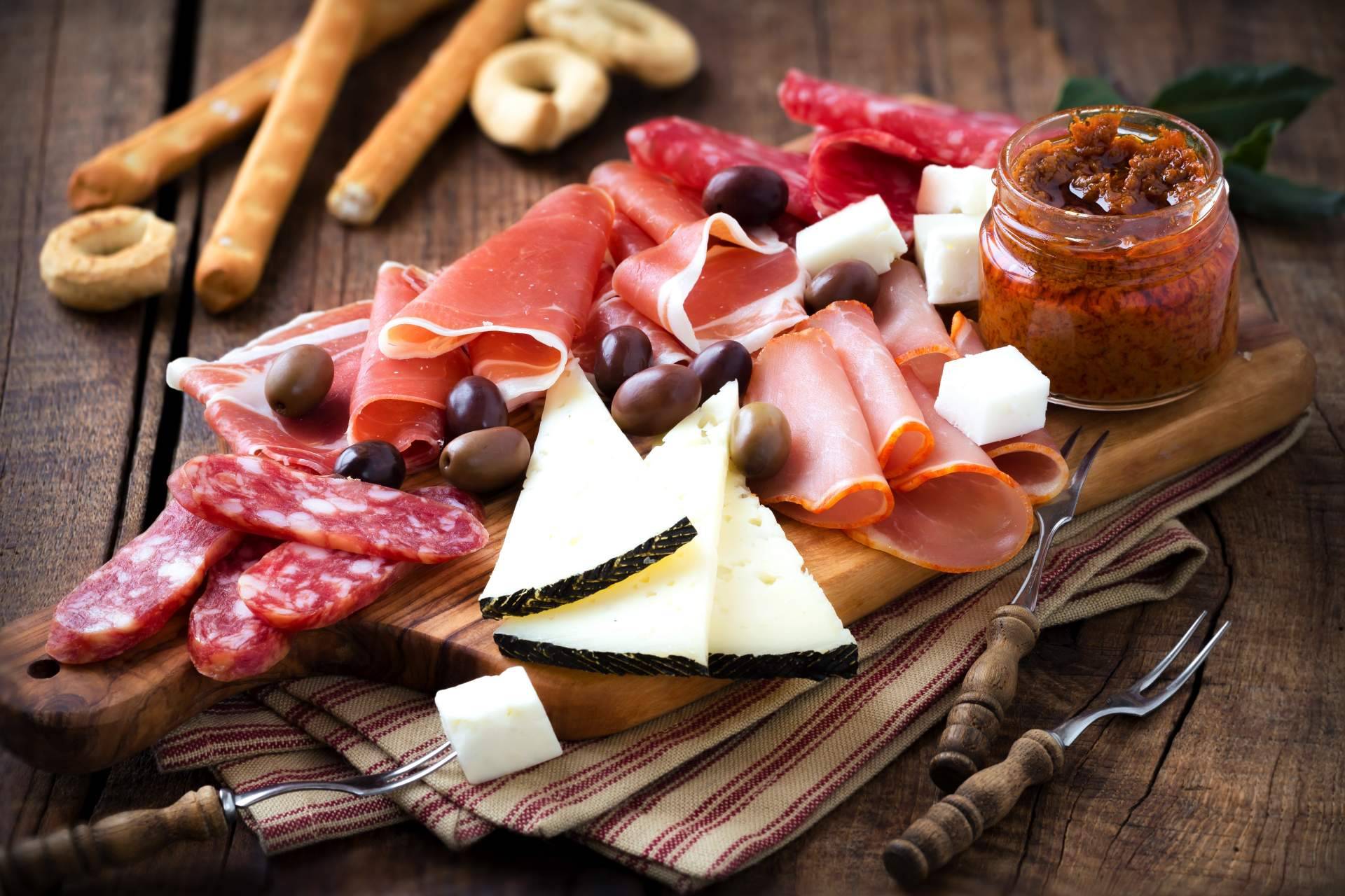La cesta de picoteo de Bon León para preparar una cena con amigos