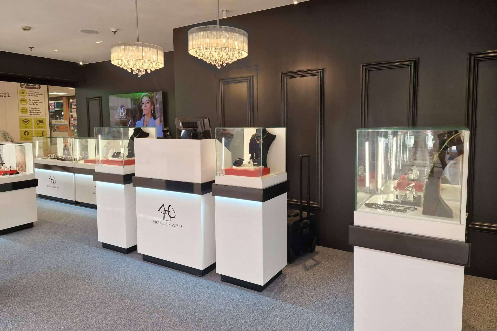 La marca en plena expansión, Geometrix joyas, inaugura su primera tienda física