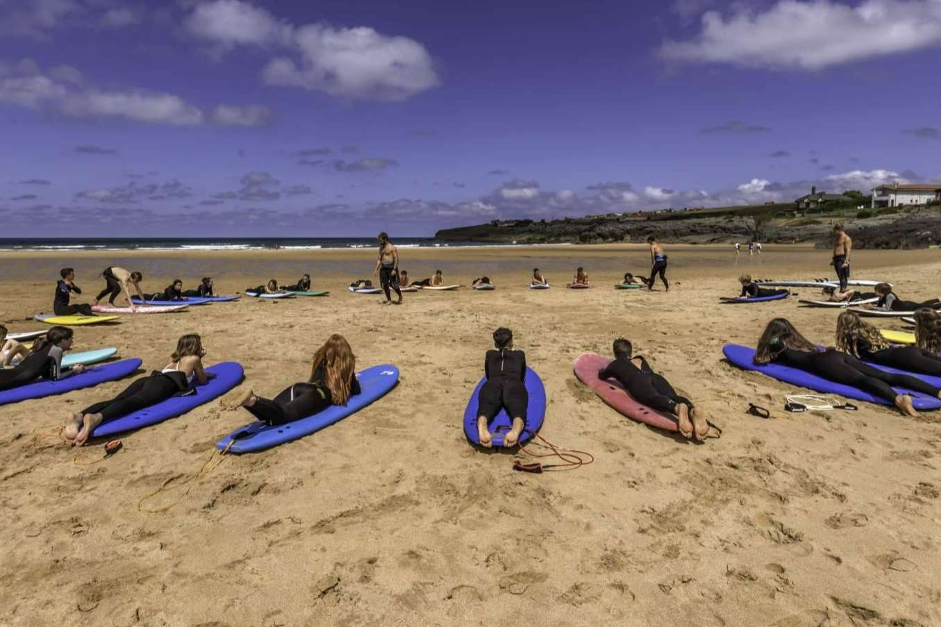 Ajo Natura Surf Camp, un campamento de surf en plena naturaleza en Cantabria ideal para los niños
