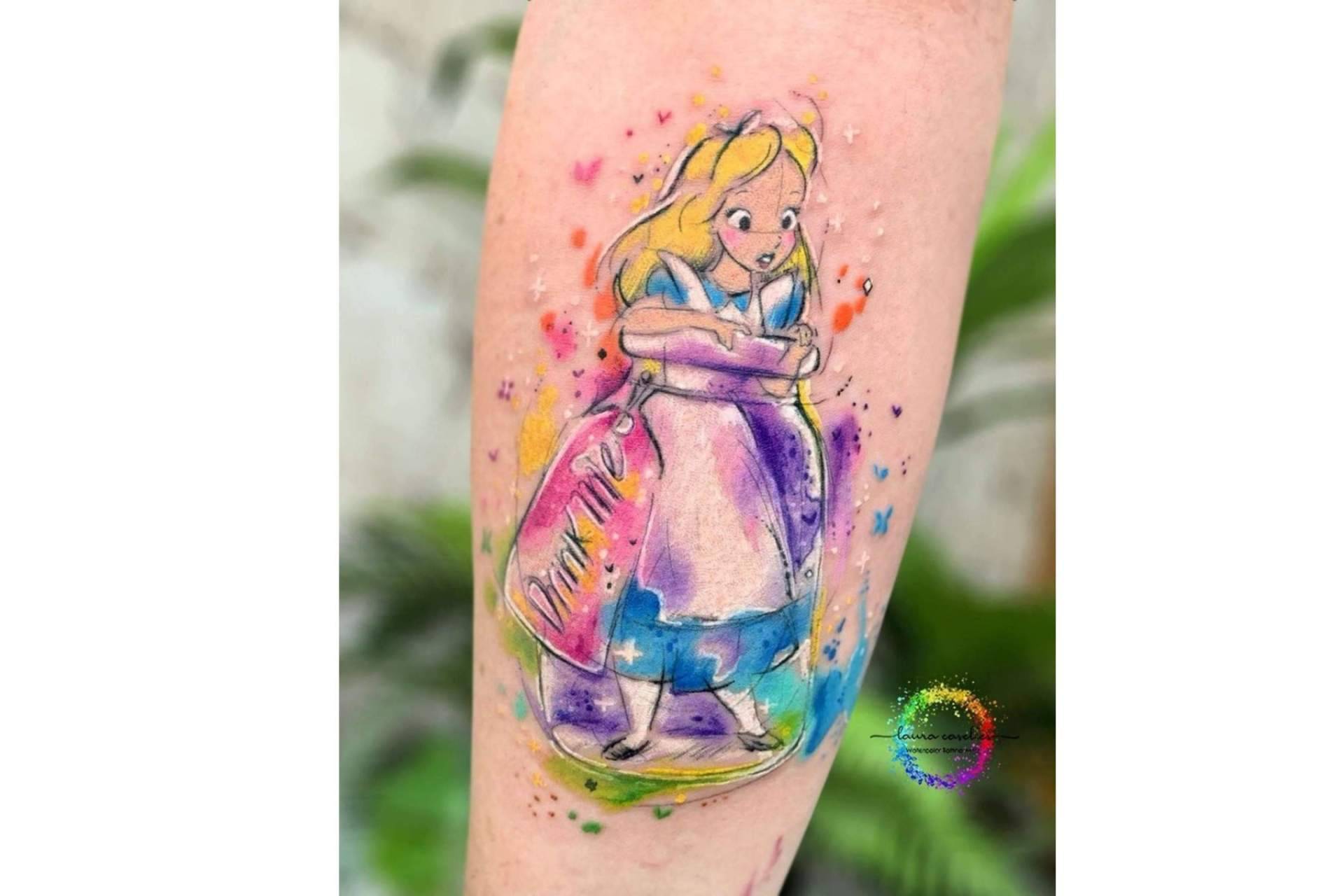 La tatuadora acuarela que no deja indiferente, Laura Caselles