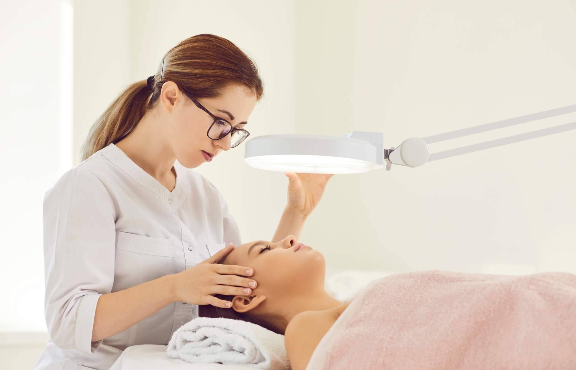 ¿Qué diferencias hay entre la medicina estética y la cirugía estética?, por el Doctor Luigi Grossi