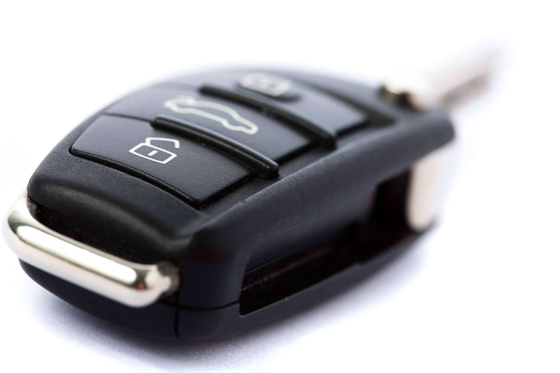 El servicio de sustitución de carcasas para llaves y mandos de coches de Eginer