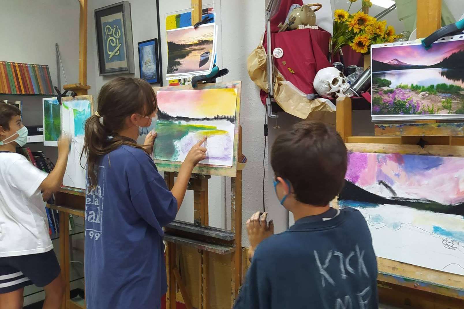 Estudio Ilógico presenta sus clases de dibujo y pintura como extraescolar para niños