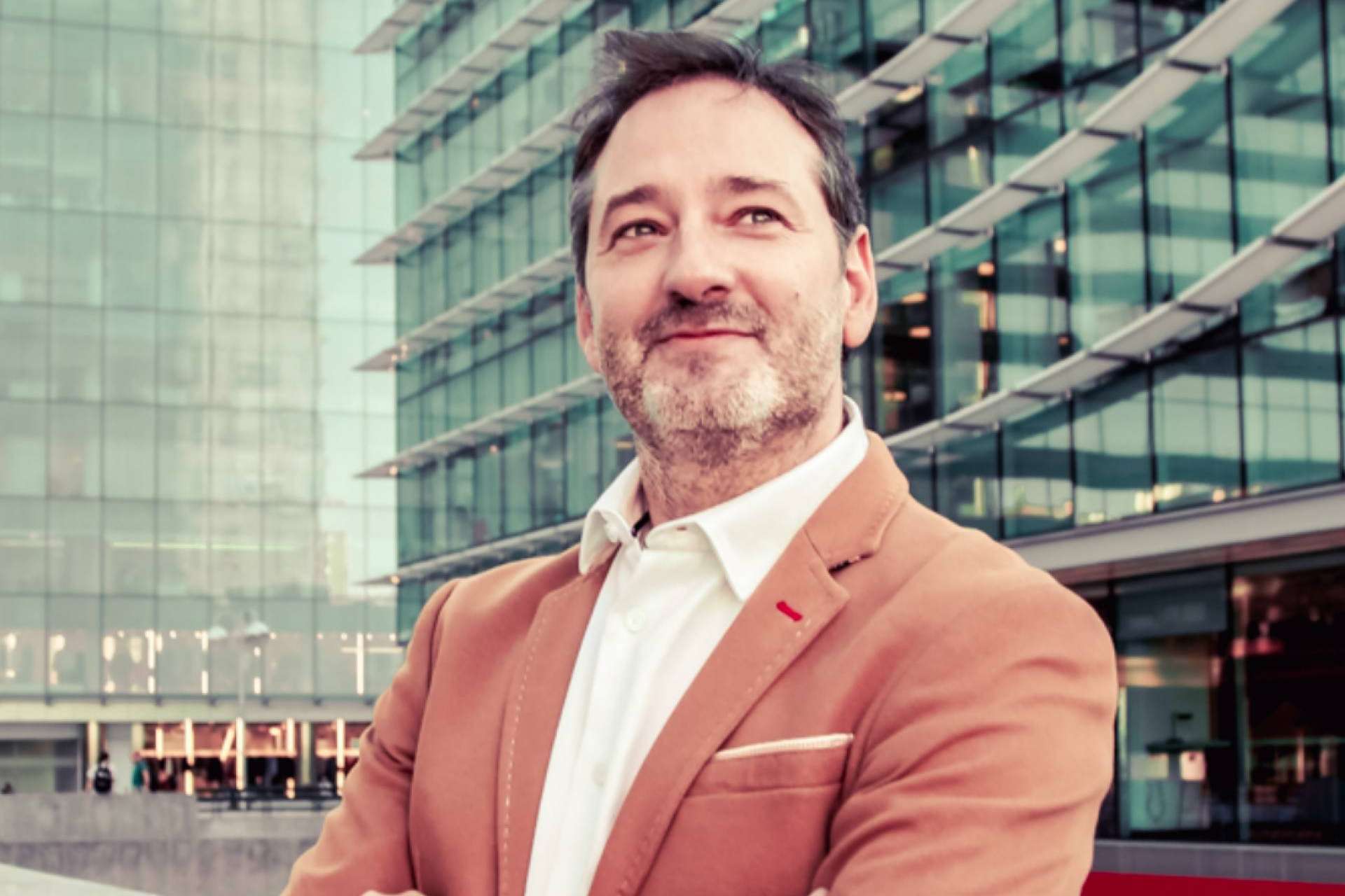 Nominado a los premios Reed Latino, Ruben Turienzo