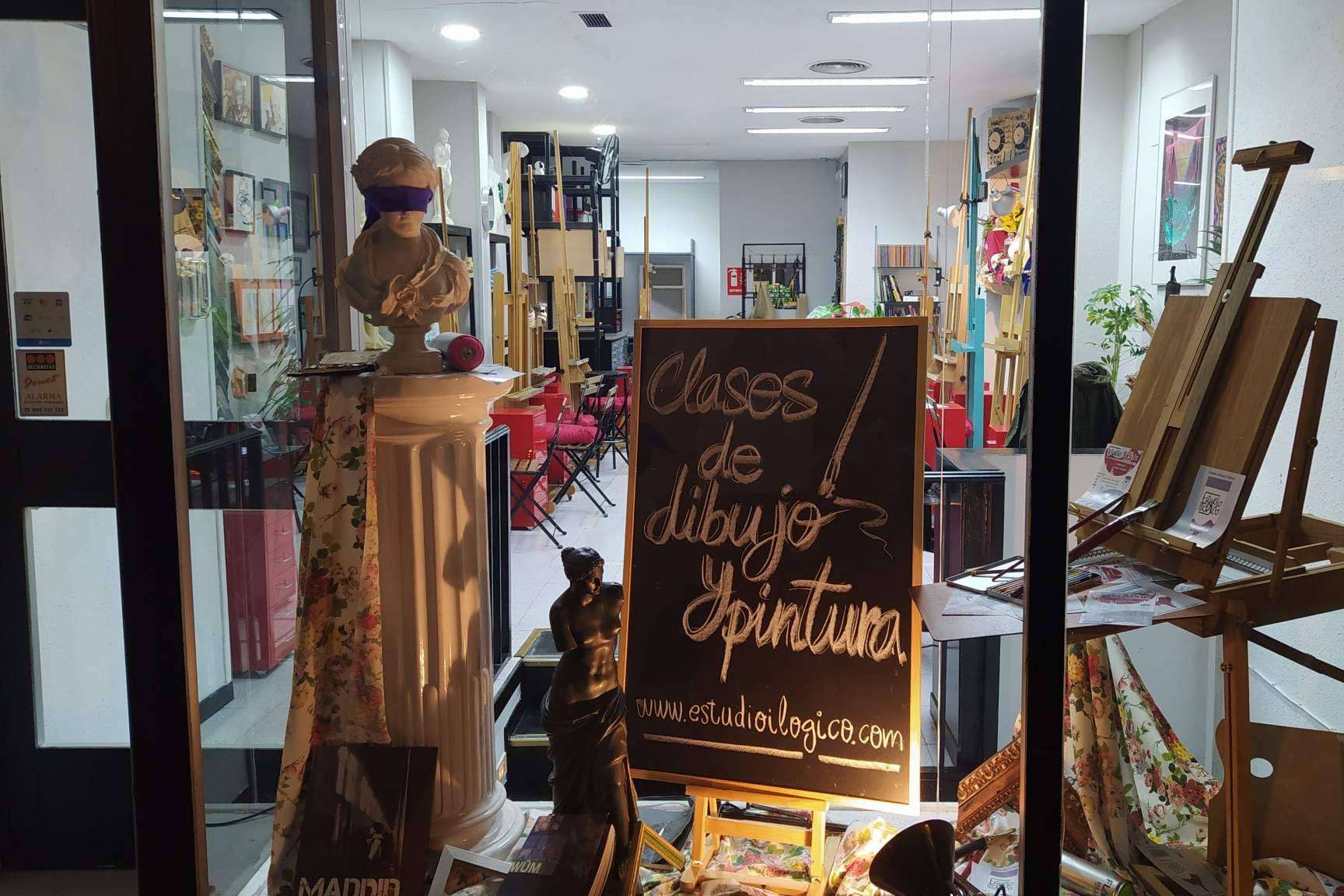 Un equipo docente con estilos muy variados, en las clases de pintura de Estudio Ilógico