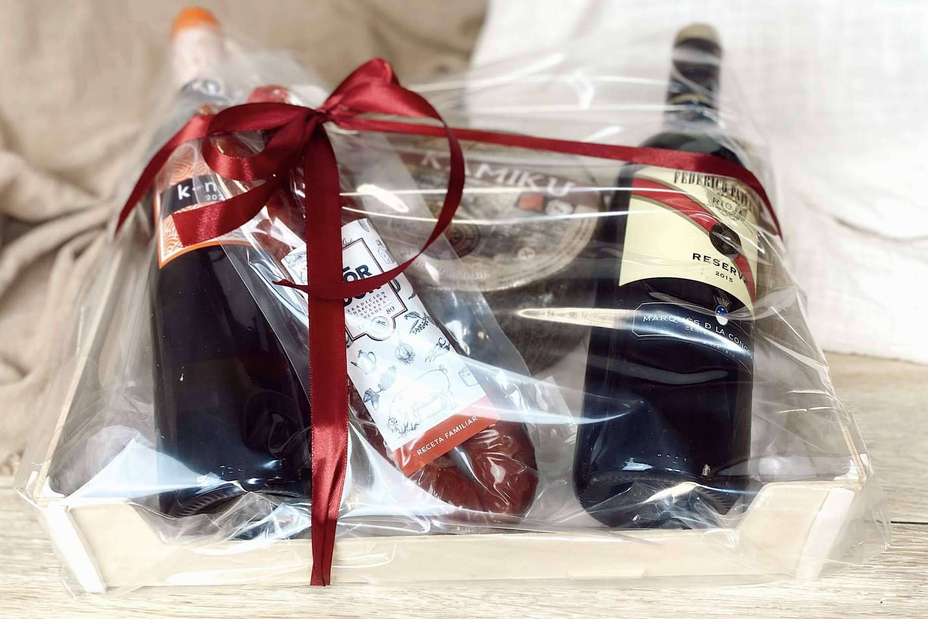 Las cajas de madera personalizadas que ofrece Sincla, perfectas para las cestas de Navidad