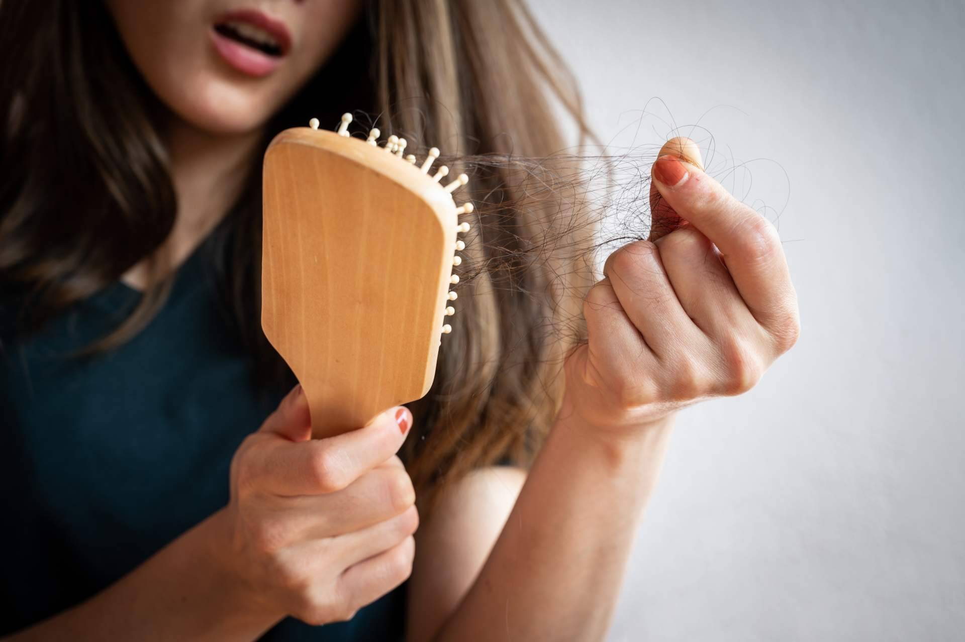 Bibefy sobre las principales razones de la caída del cabello en otoño