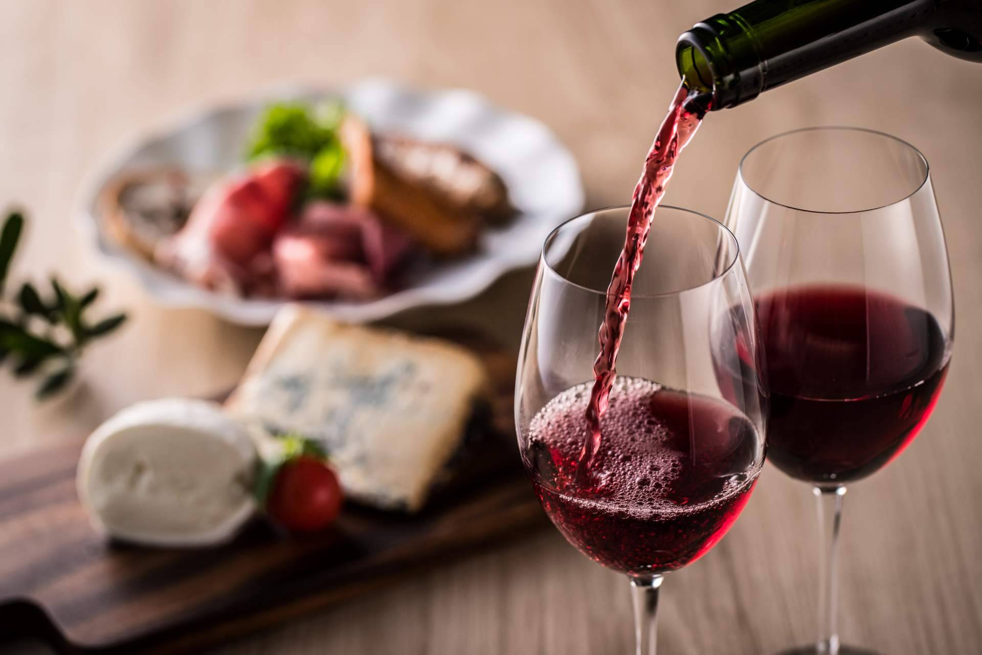 Una de las vinotecas con más vinos únicos de España, La Tintorería