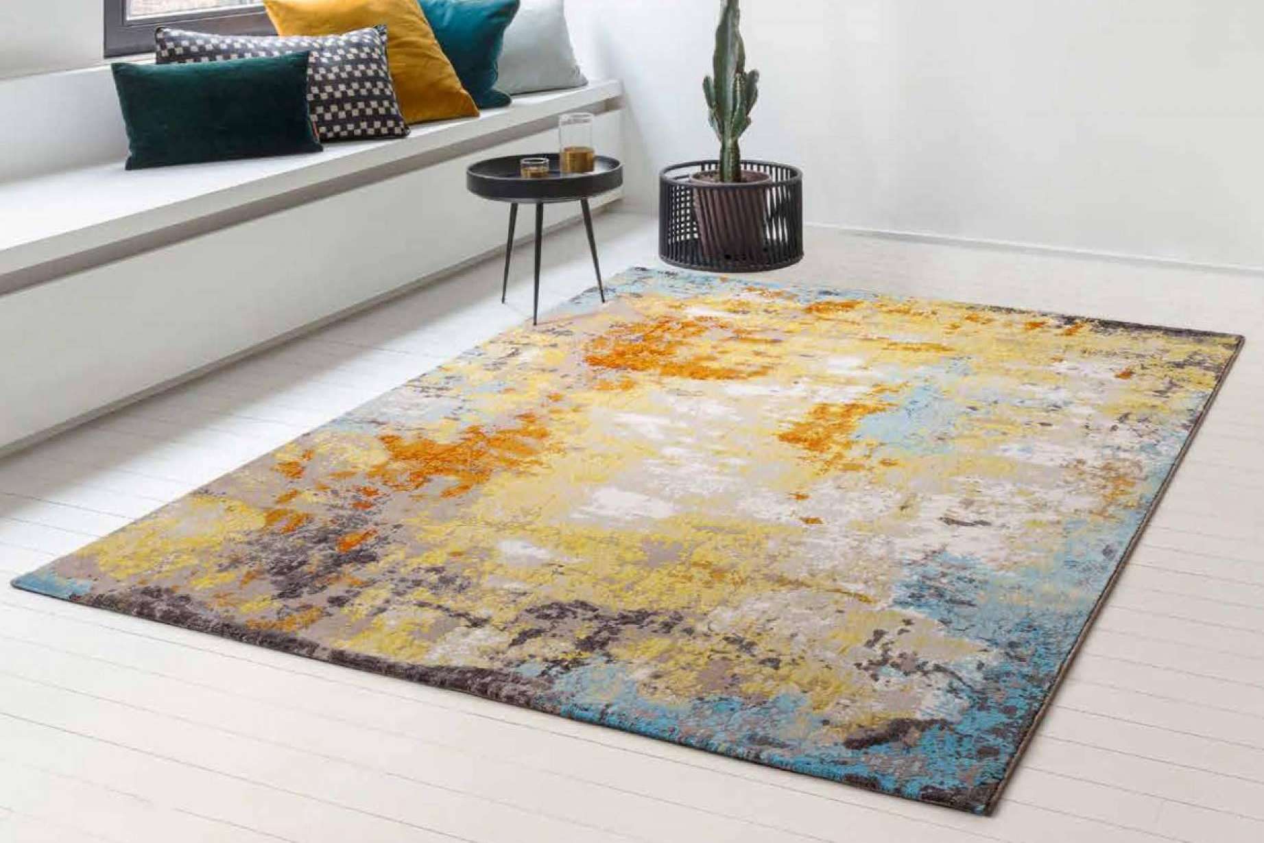 ¿Cuáles son los artículos en tendencia para la decoración de interiores? Alfombras modernas y lámparas de techo