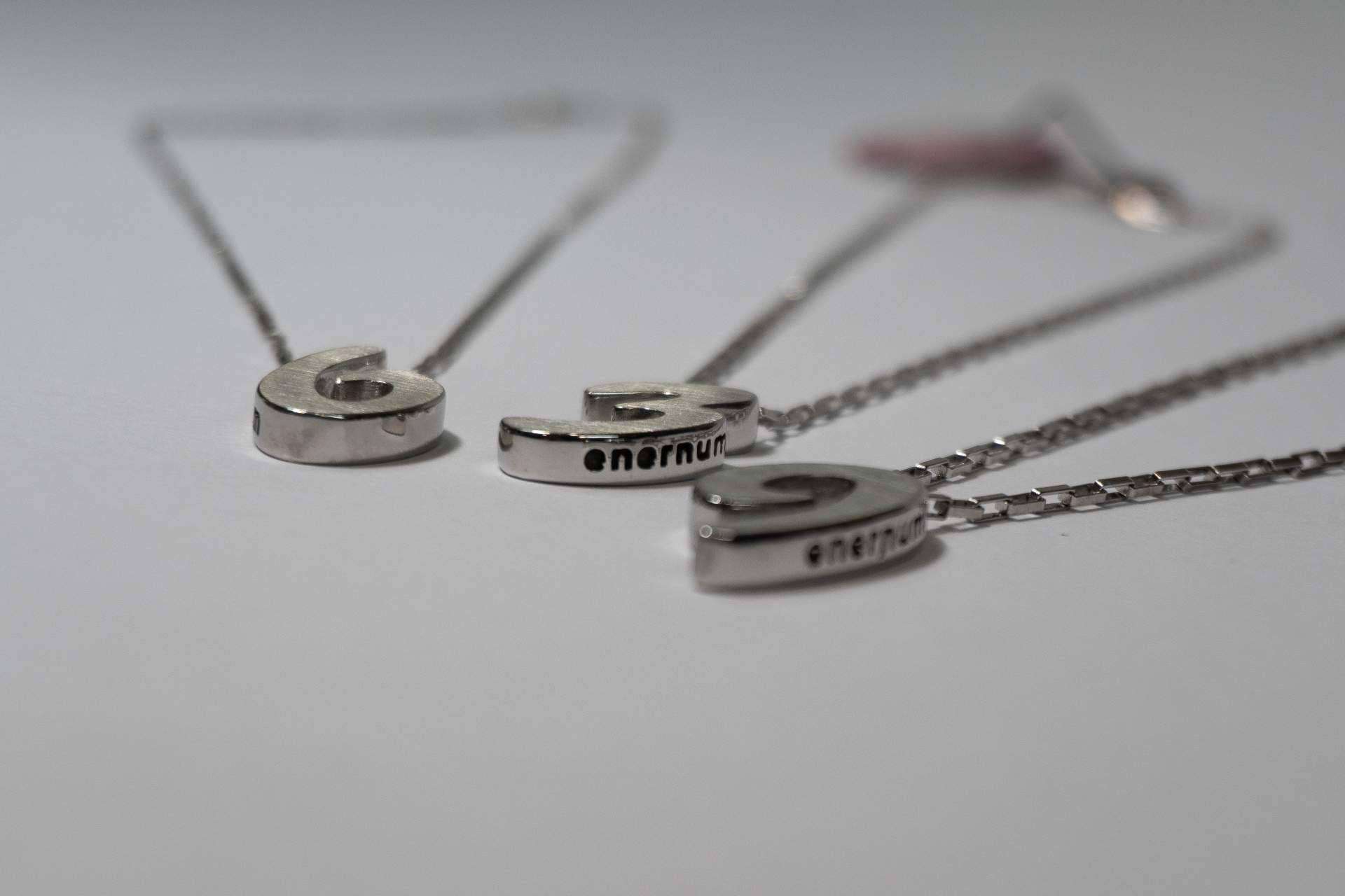 Enernum y su colección de joyas artesanales como regalo especial estas navidades