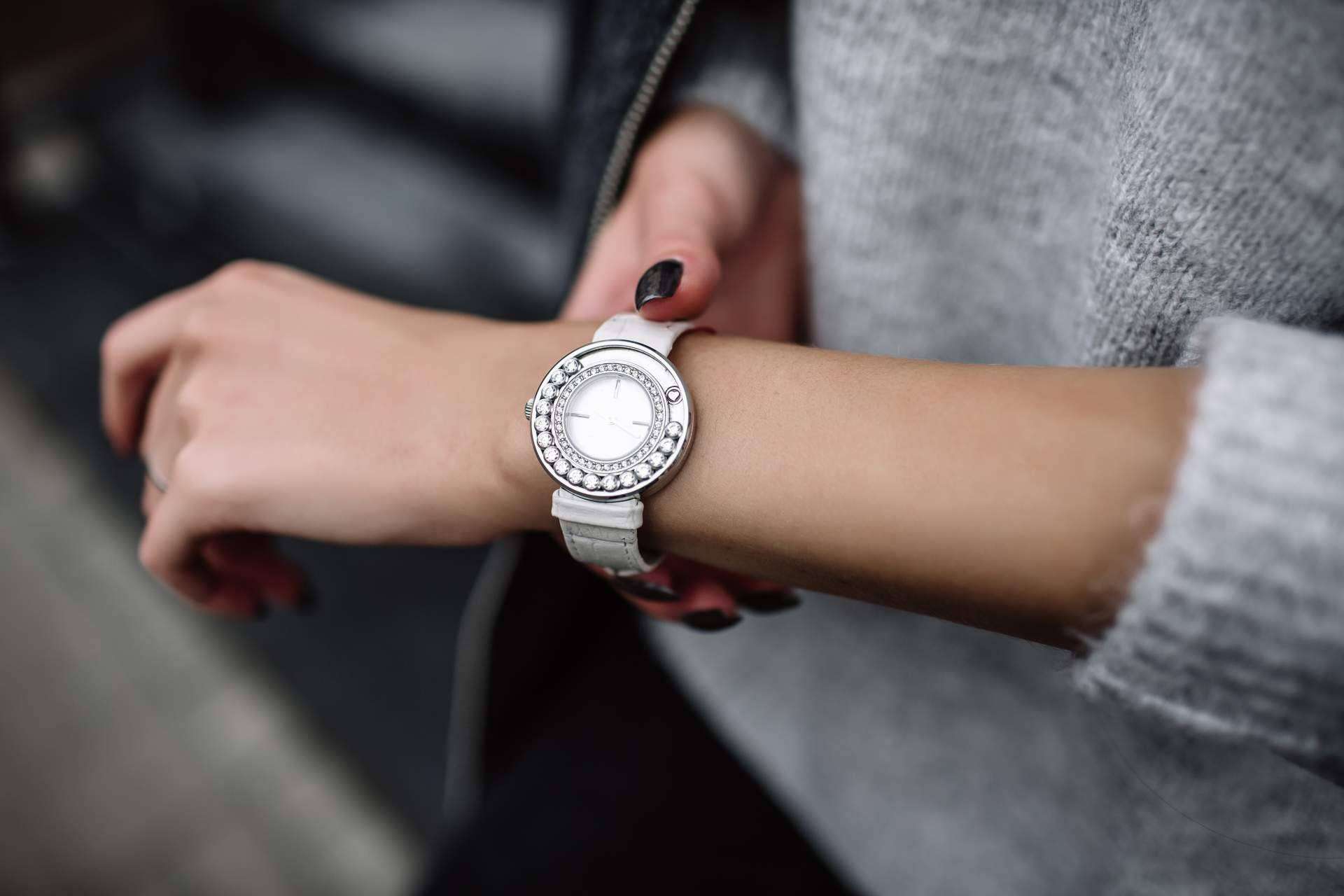 La tienda online Relojes Exclusivos dispone de relojes de diferentes marcas y estilos a un precio accesible