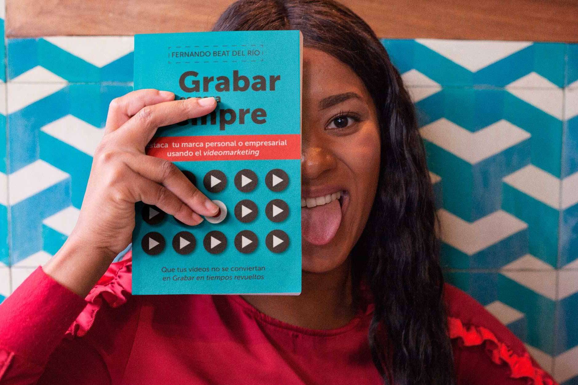 El libro sobre videomarketing, 'Grabar es para siempre', se ha posicionado entre los más vendidos en distintas plataformas