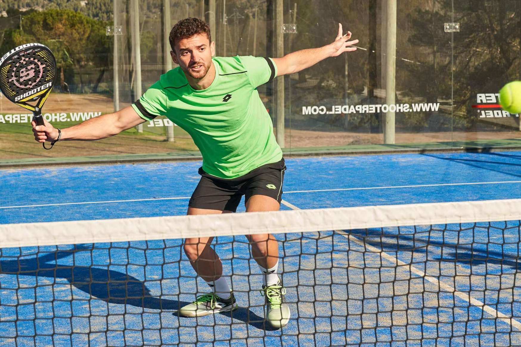 Palas de pádel SHOOTER PADEL de altas prestaciones especialmente diseñadas para evitar lesiones