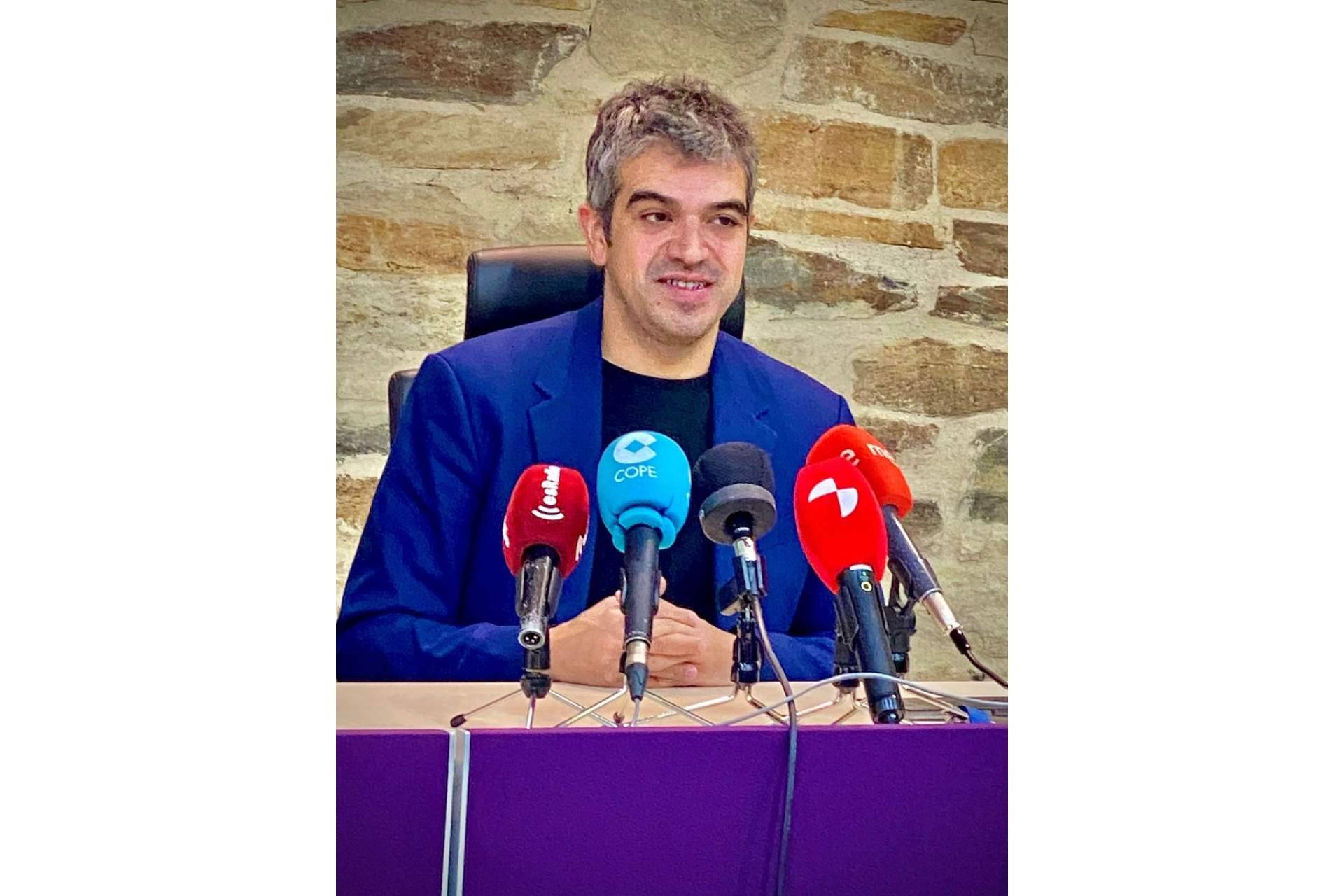 El sumiller Ferran Centelles valora muy positivamente la clasificación de viñedo y protagoniza dos catas a ciegas en el Bierzo