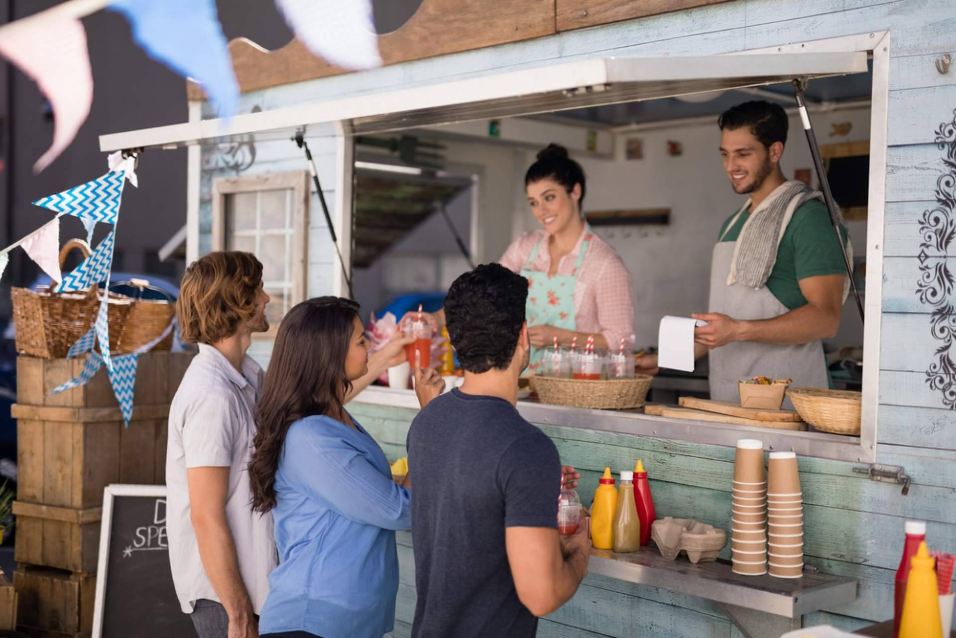 Digitalizar restaurantes con la firma TIM gracias a las subvenciones del Kit Digital