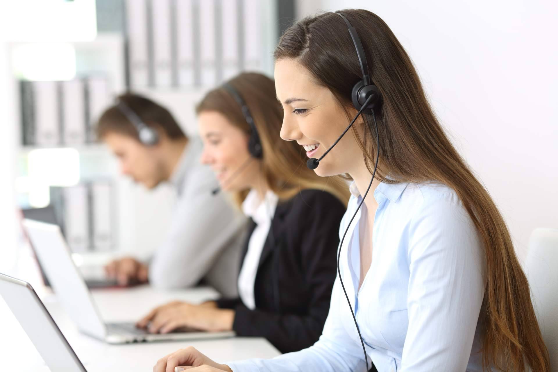 La creación de experiencias positivas de clientes en la comunicación con el contact center de TELLiT