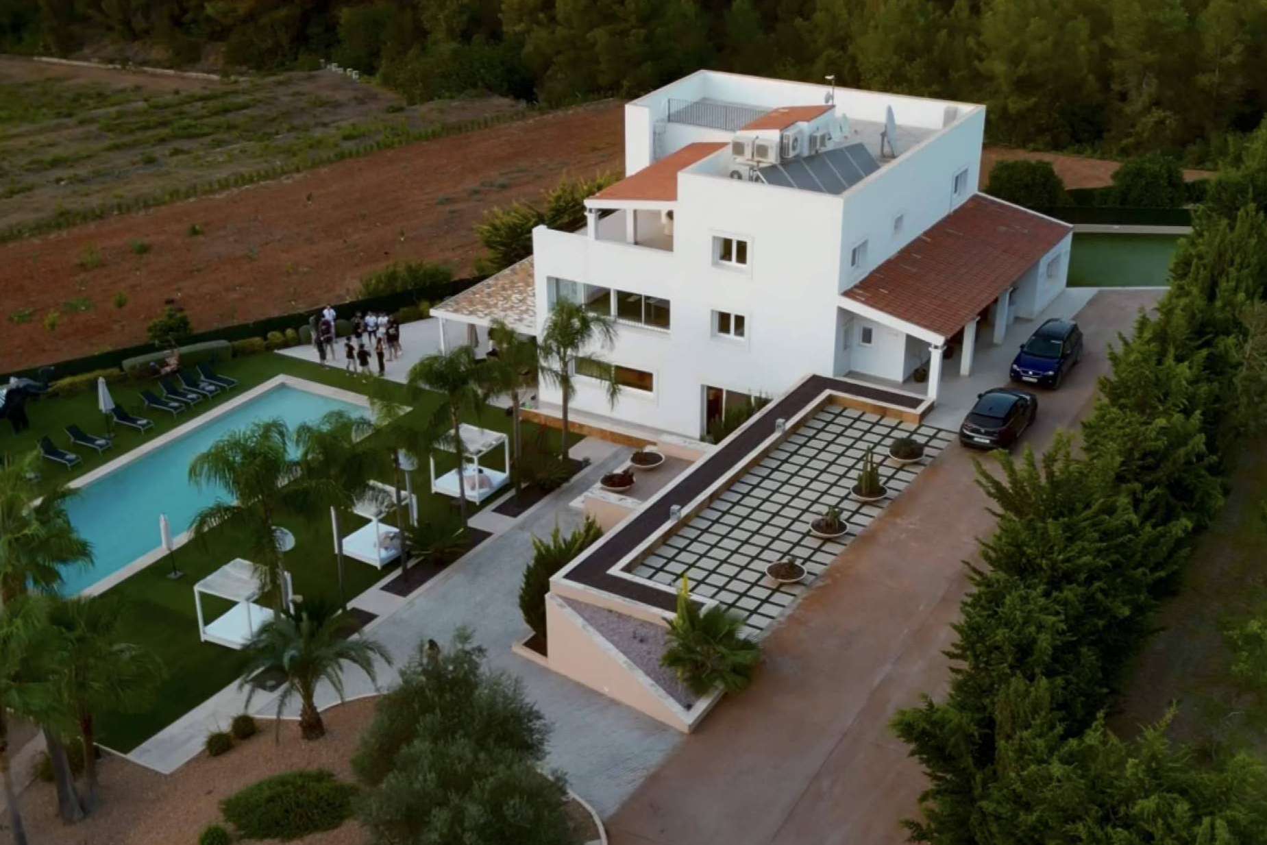 AkunaProject ofrece un excelente servicio de alquiler de yates en Ibiza