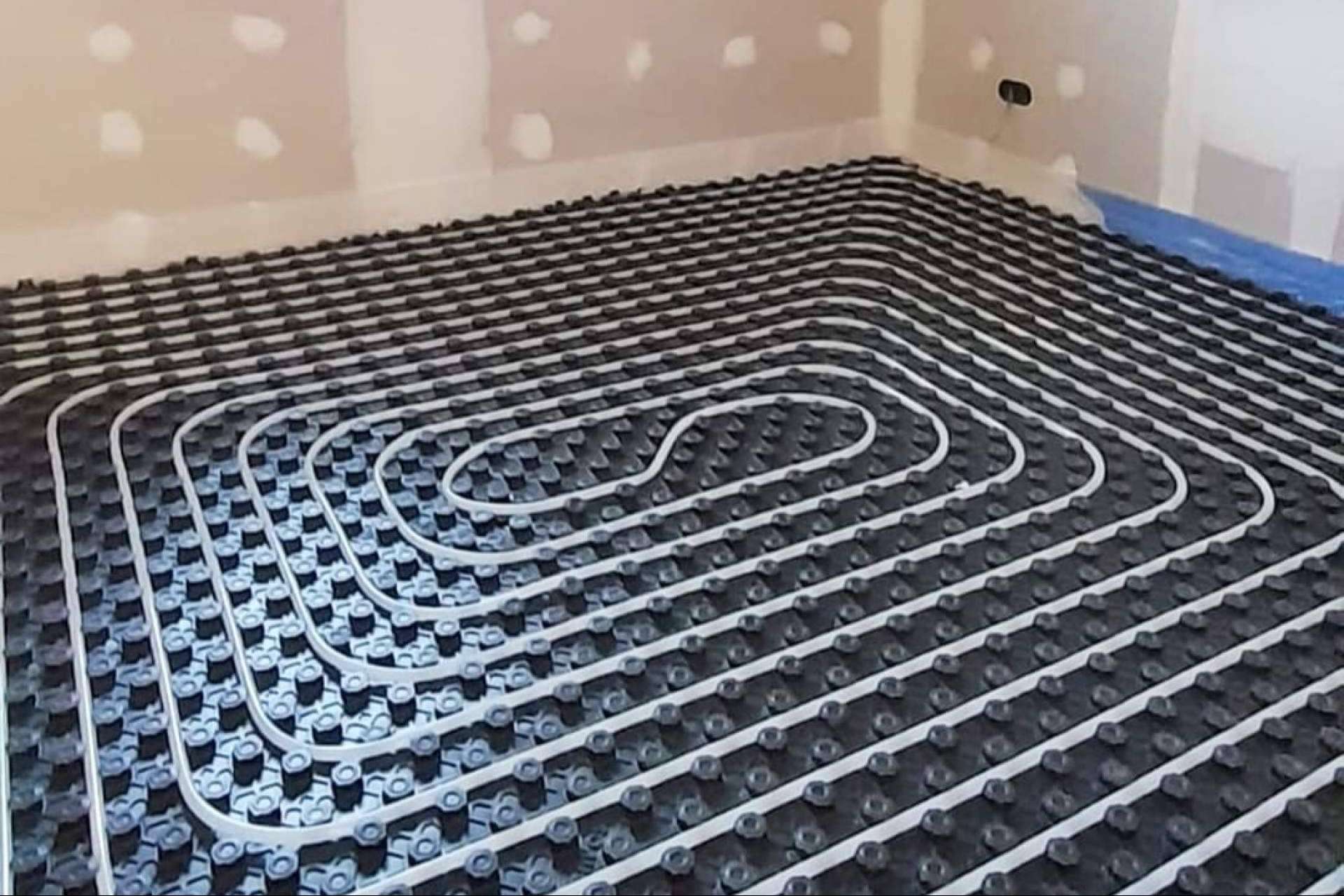 ¿Por qué atreverse con la instalación de un suelo radiante y refrescante?