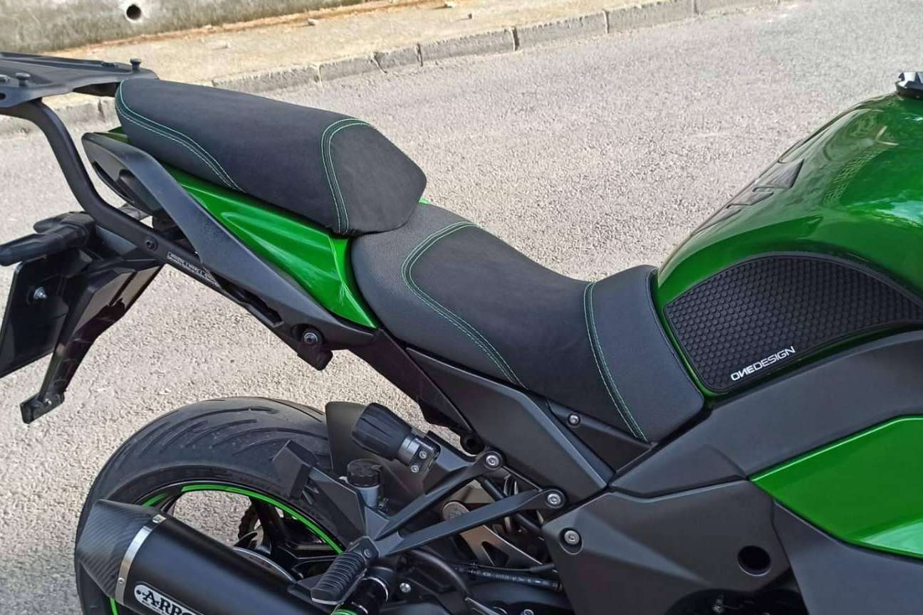 JM Fundas ayuda a tapizar asientos de la moto con estilo personalizado