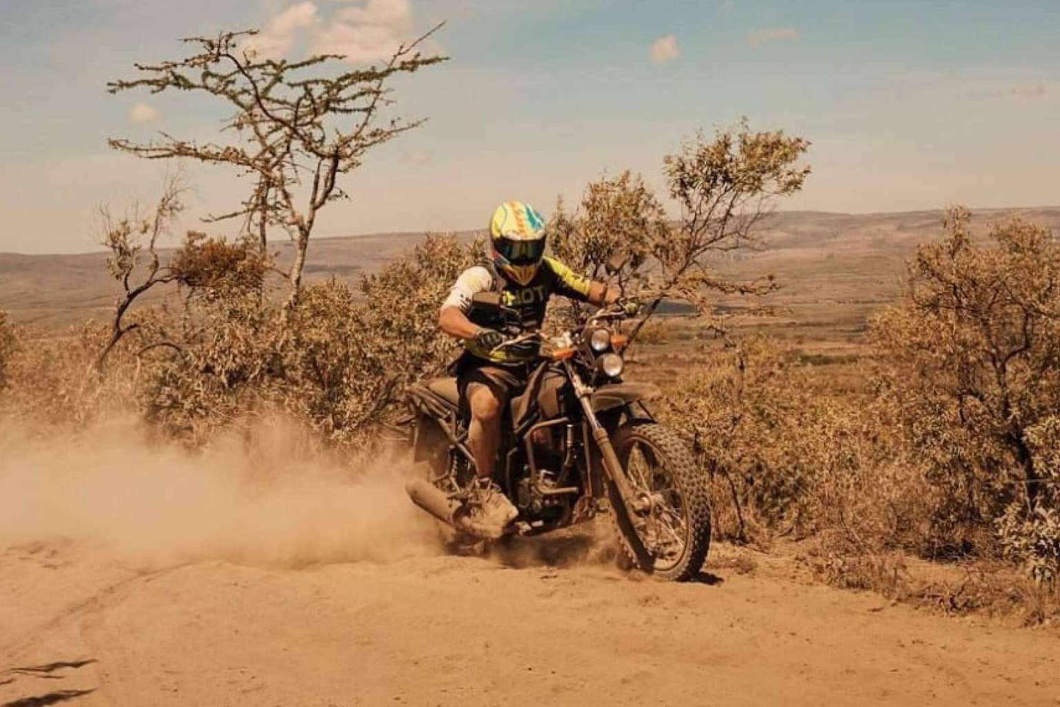Hacer viajes en moto hacia destinos únicos, con Motorbeach