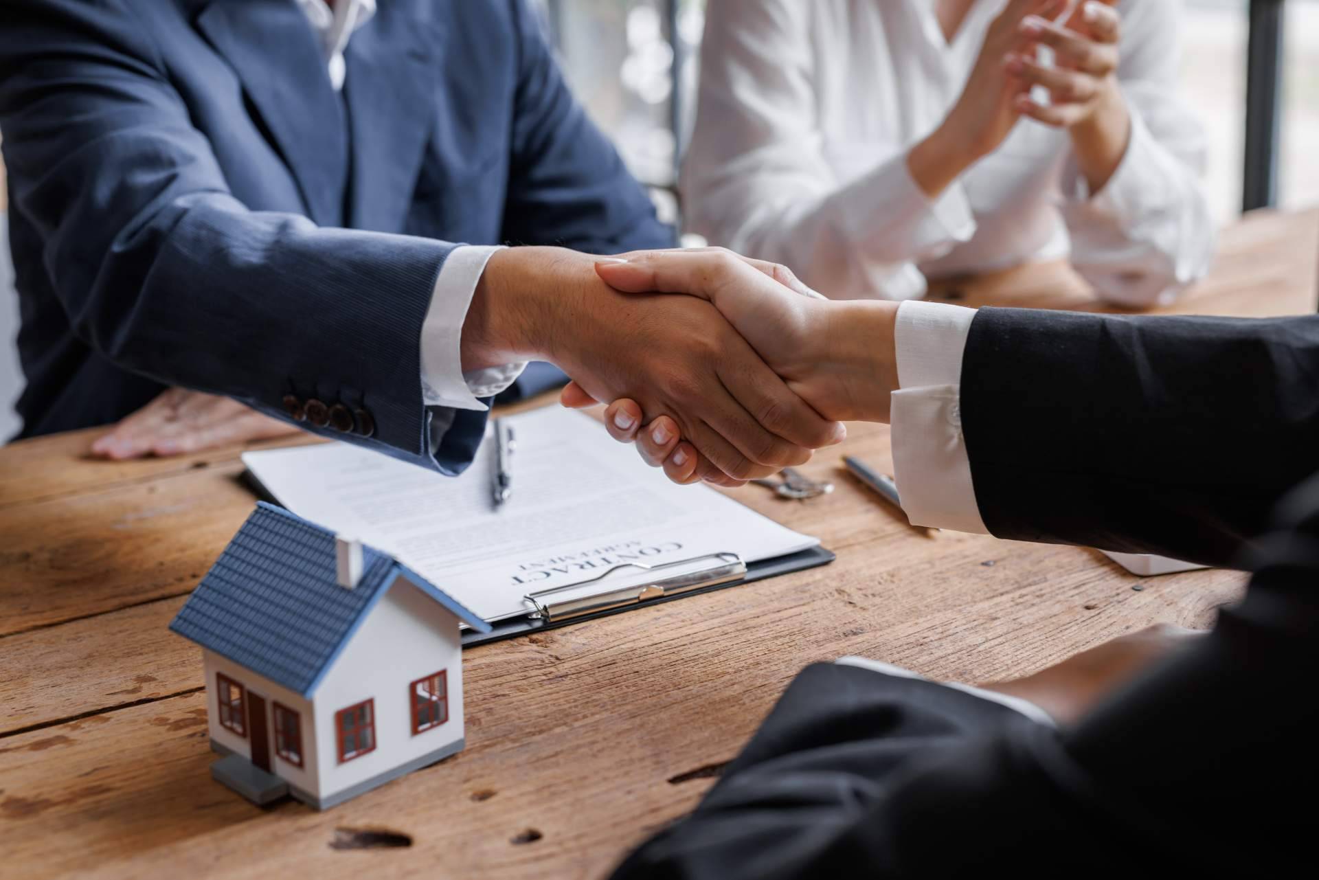 Contar con una correduría de seguros especialista en seguros de comunidades es importante para una administración de fincas