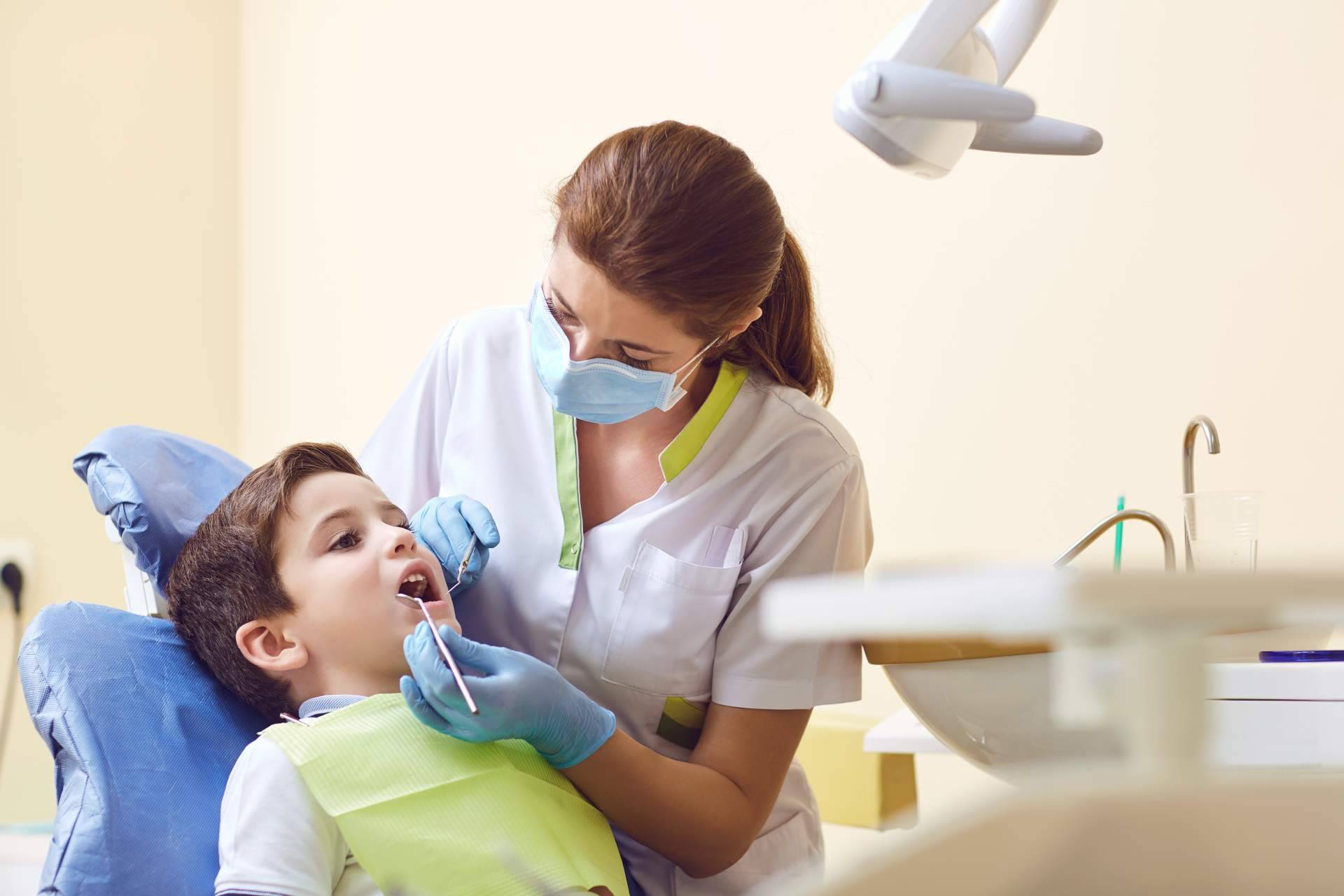 Tratamientos de odontología infantil en la Clínica Los Llanos Dental en Barcelona