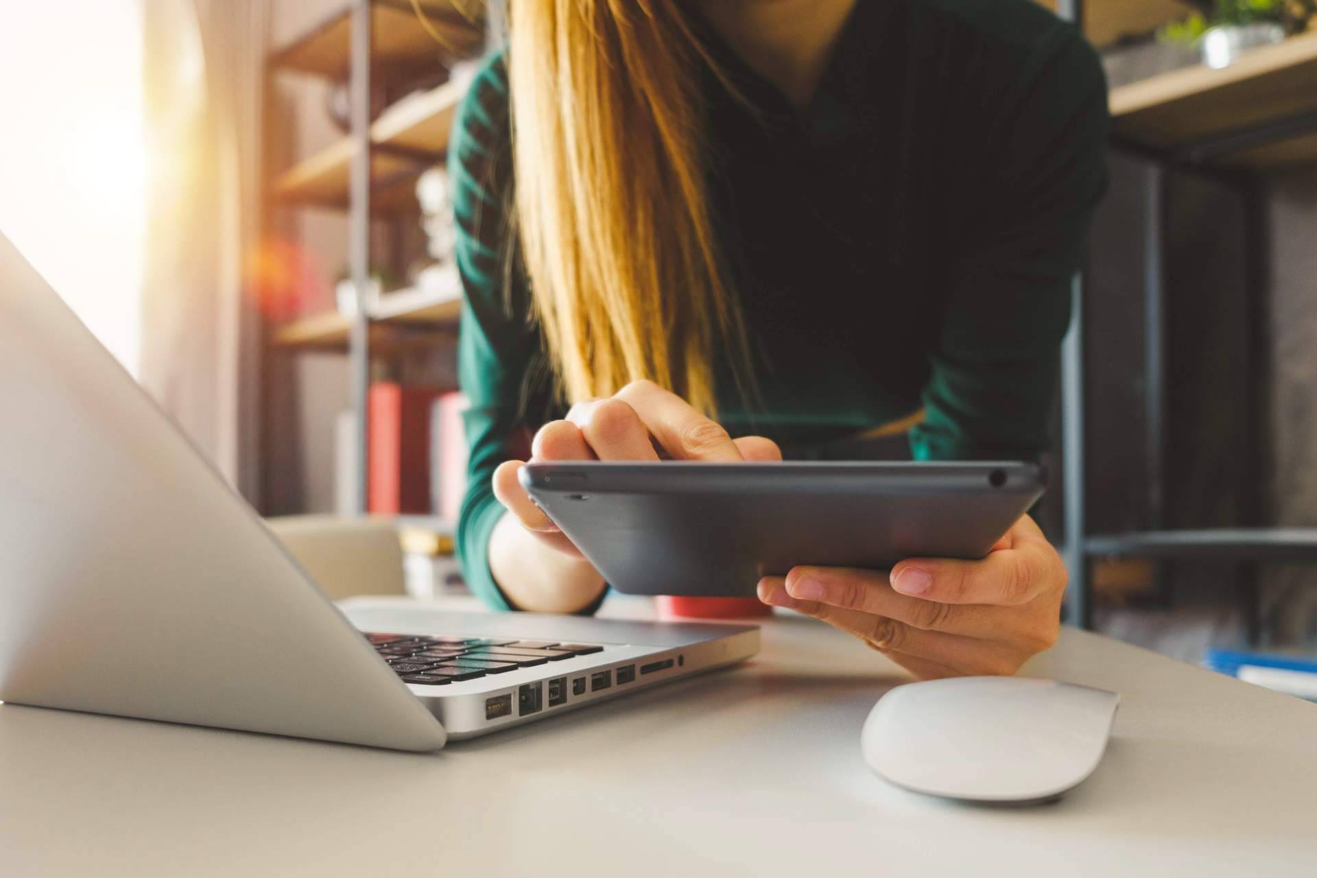 Cierzo Digital sobre las ventajas de realizar publicidad digital para empresas en plataformas como Google y Facebook
