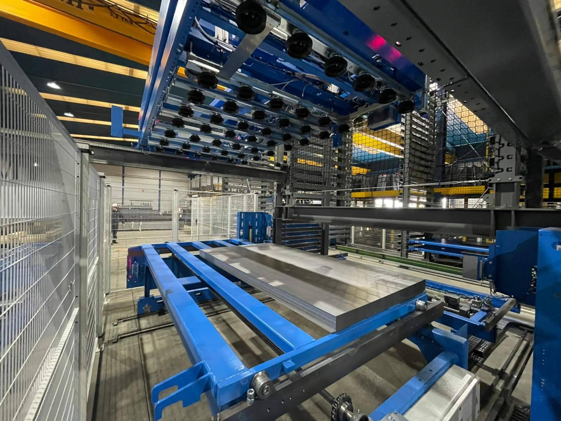 Tubos París y su nuevo robot logístico para incrementar la variedad de productos y la capacidad de almacenaje