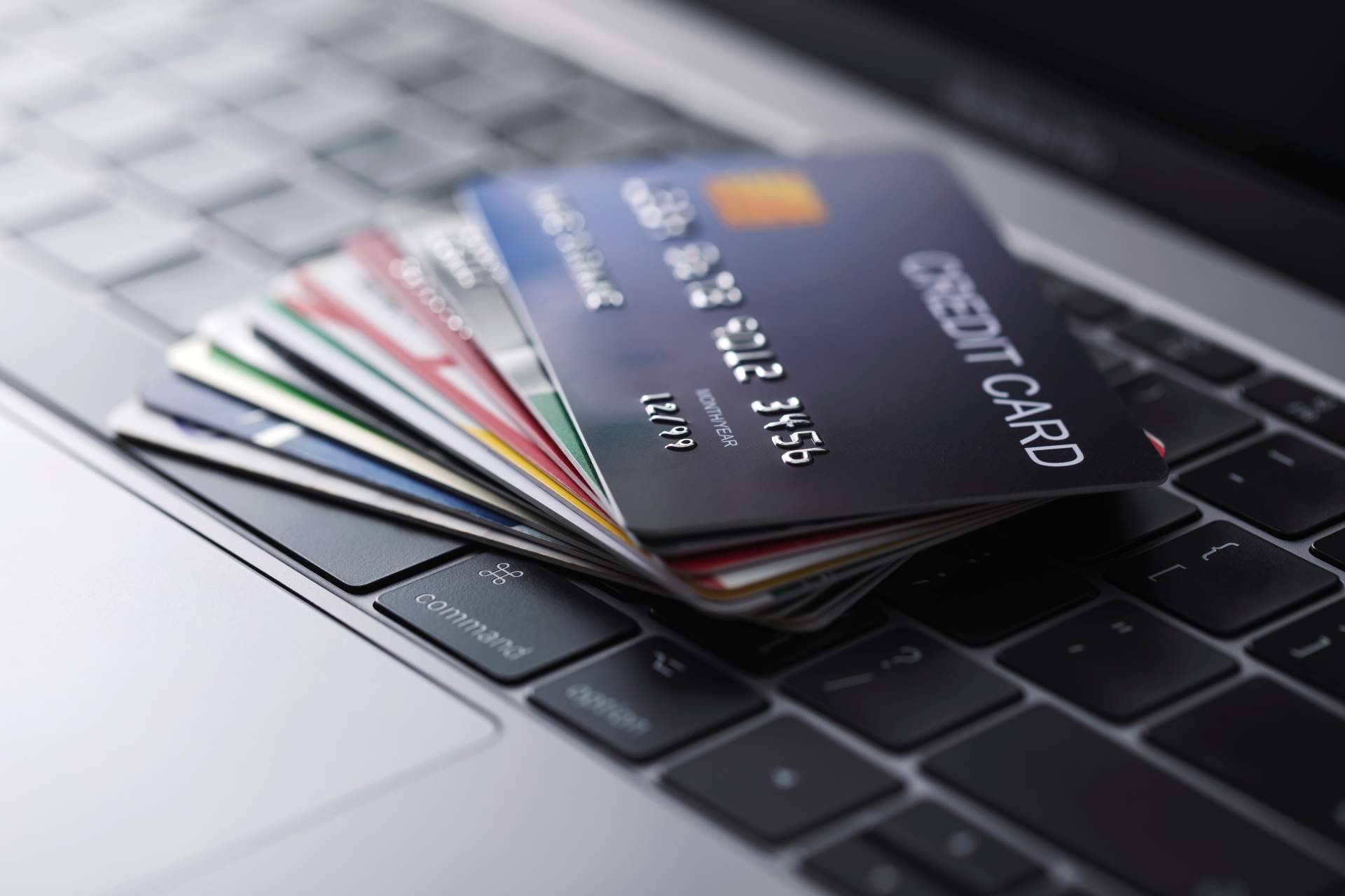 ¿Cómo deben vender los bancos las tarjetas revolving a partir de ahora?, por Sello Legal Abogados