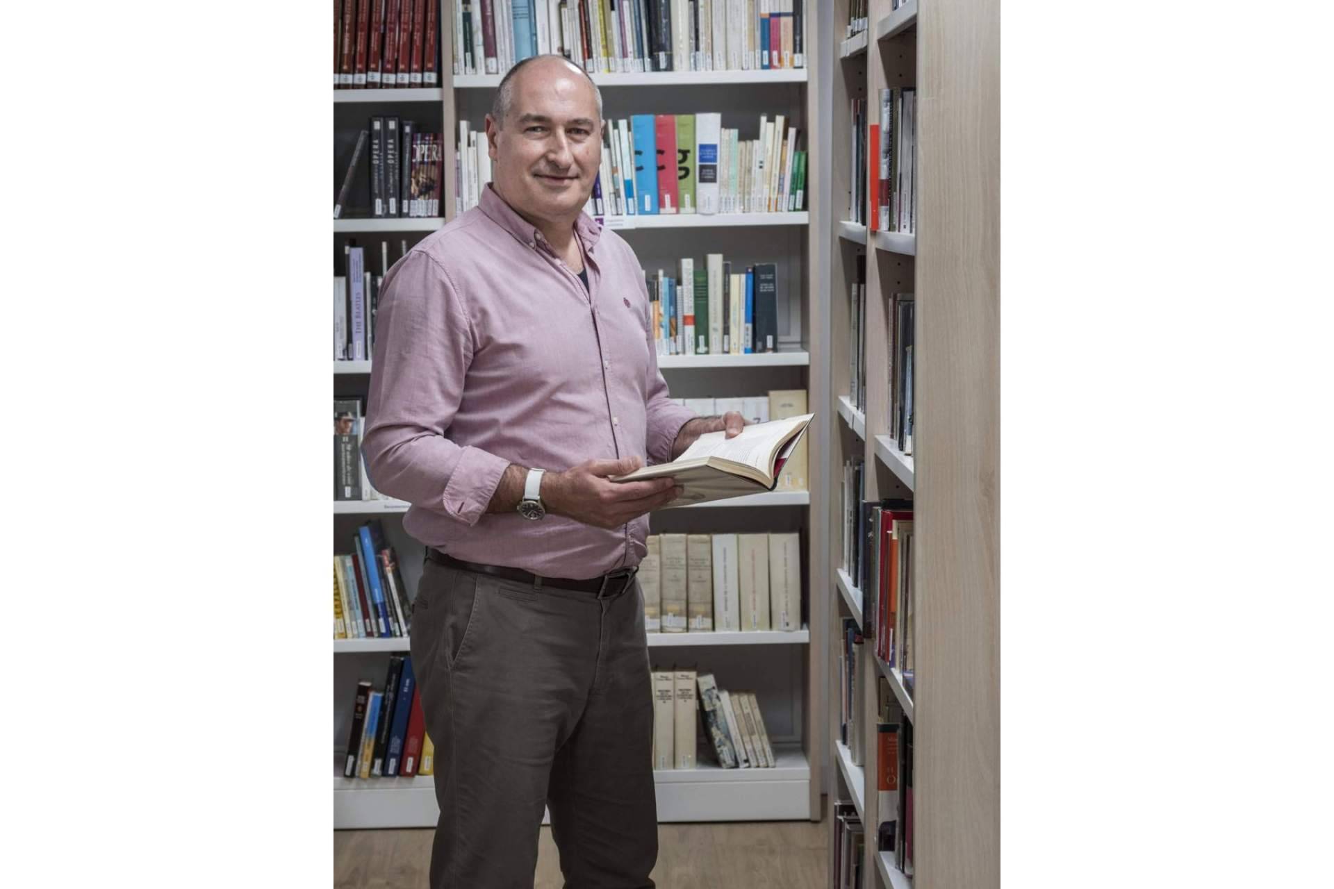 Una biografía escrita por Toni Traveria, una opción ideal para inmortalizar a personas únicas e irrepetibles