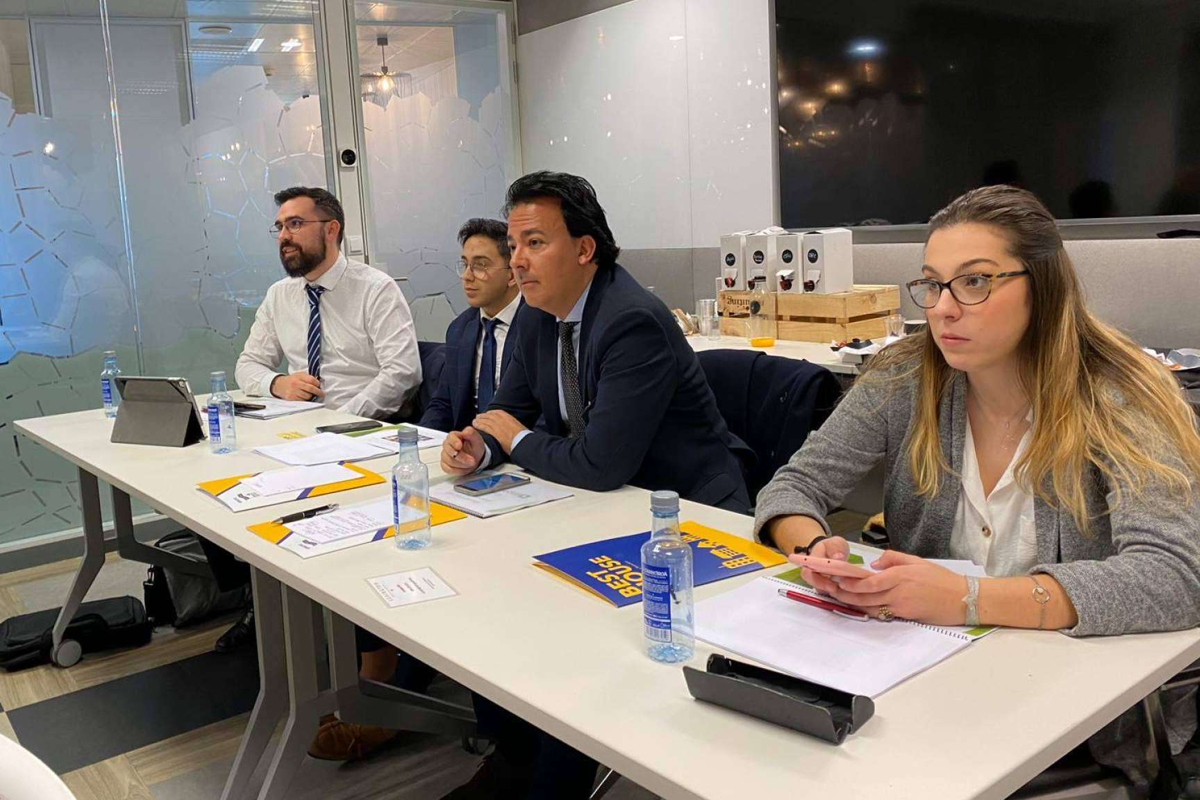 Hacer despegar una franquicia inmobiliaria con la formación continuada de Best House