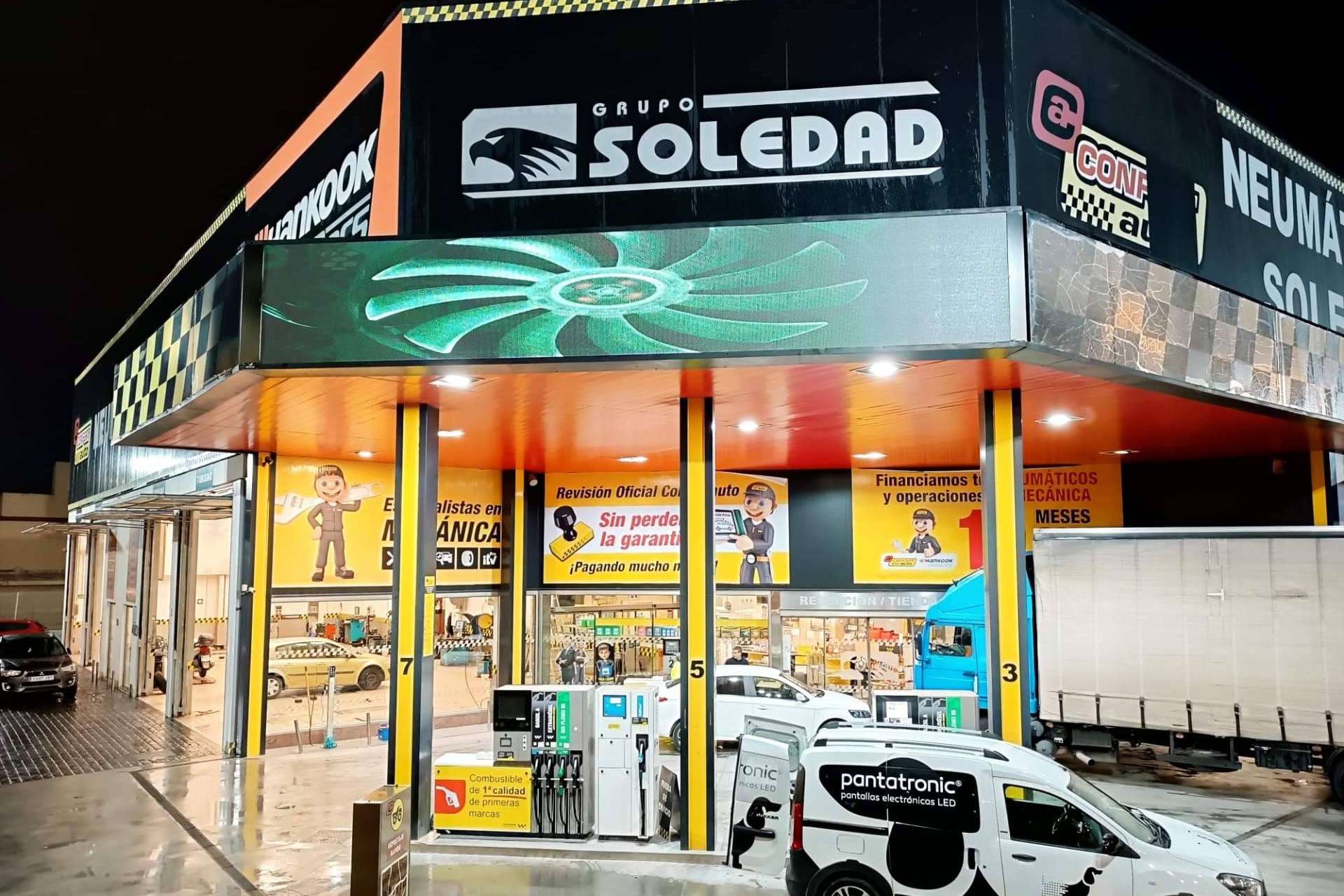 Pantatronic ayuda a captar la atención de los clientes potenciales mediante pantallas LED para negocios