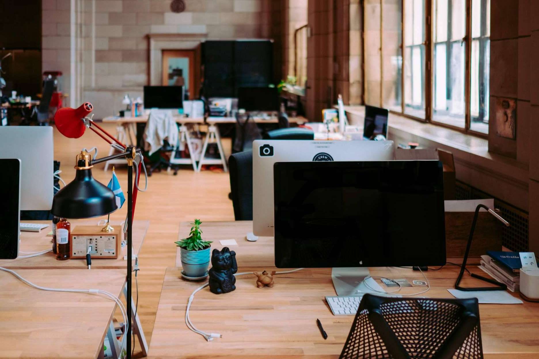 ¿Cómo se genera el impacto social y la sostenibilidad dentro de una empresa?