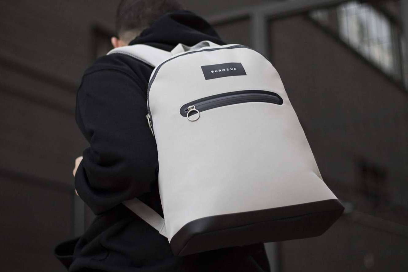 Accesorios veganos en la nueva línea de Muroexe, la cual incluye una amplia variedad de mochilas y bolsos